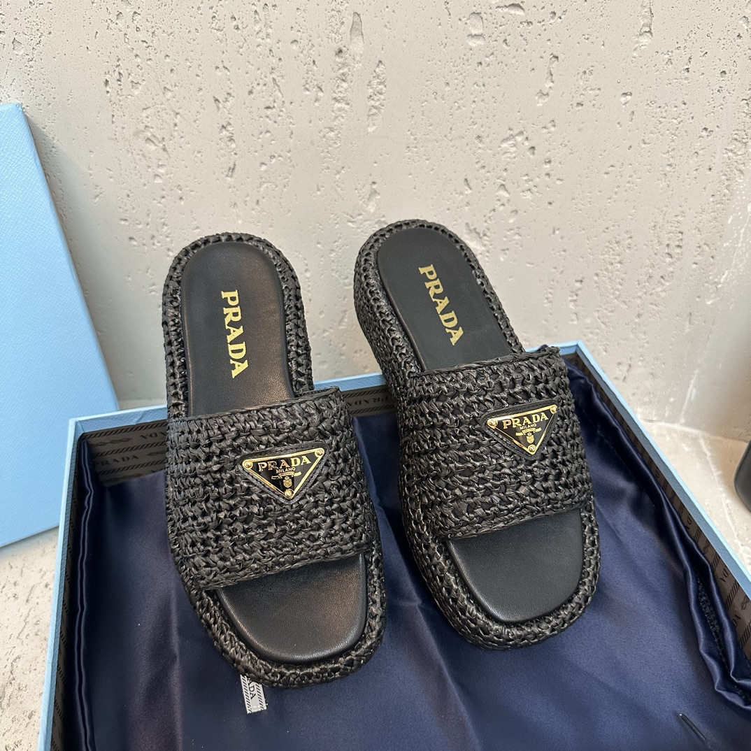 프라다 크로셰 플랫폼 슬라이드 슬리퍼