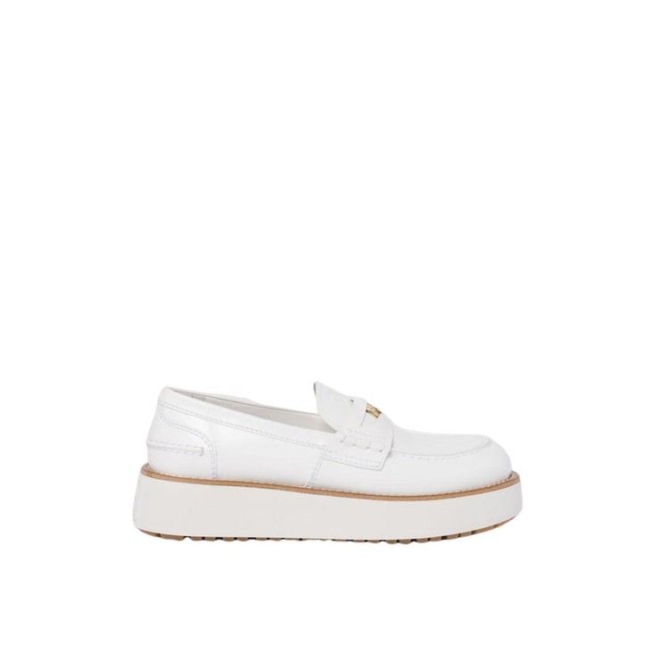 미우미우 브러쉬드 가죽 로퍼