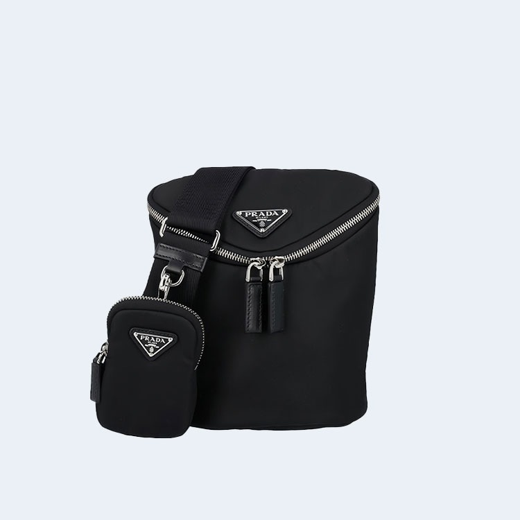 프라다 클래식 삼각 로고 크로스백