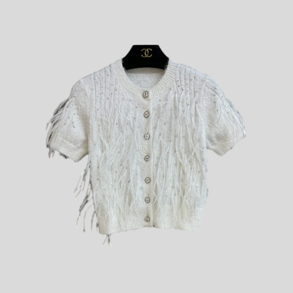 샤넬 라인스톤 깃털 반팔