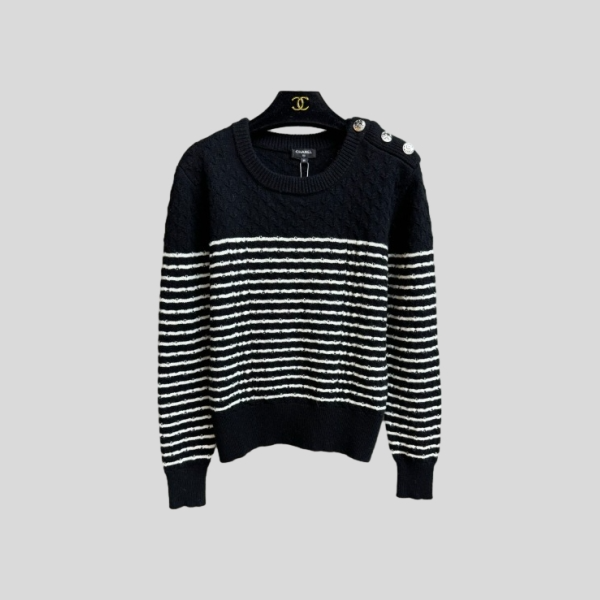 샤넬 버튼 숄더 스웨터