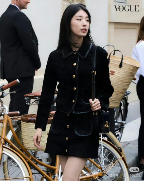 셀린느 블루종 자켓, 스커트