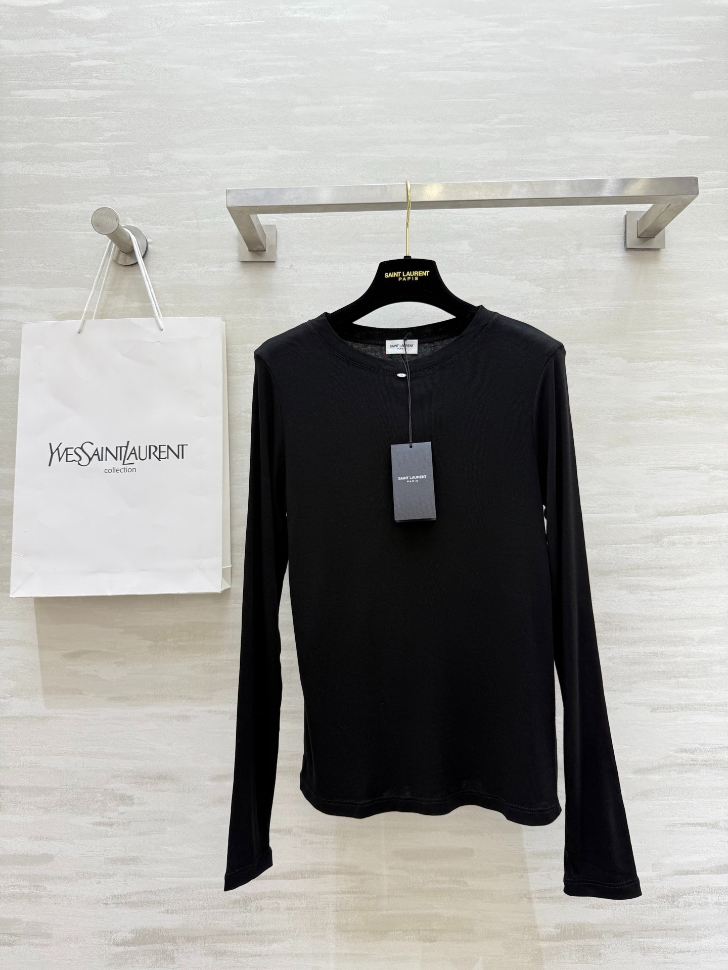 입*로랑 25 울 기본티셔츠