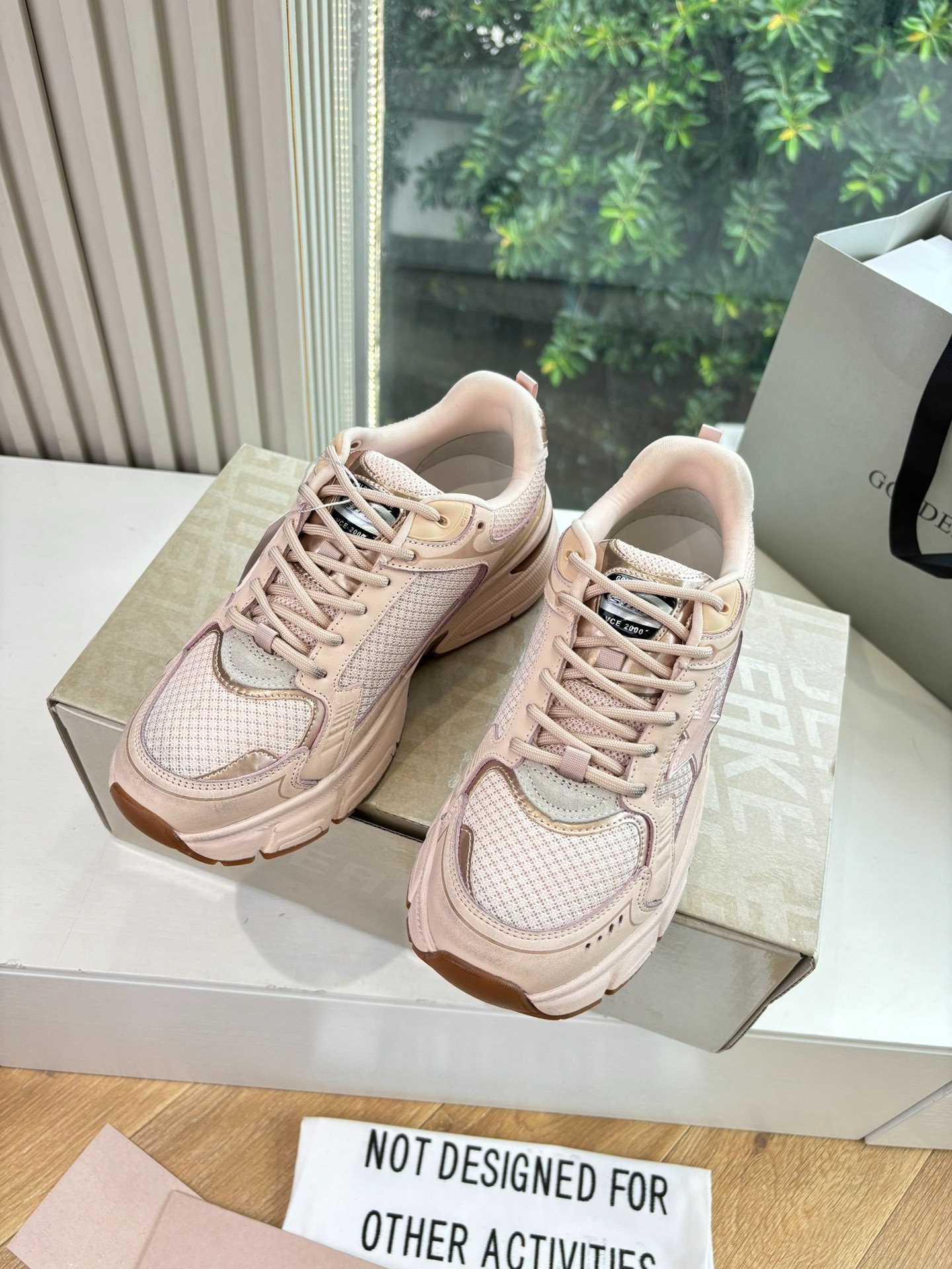 골*구스 로우탑 스니커즈