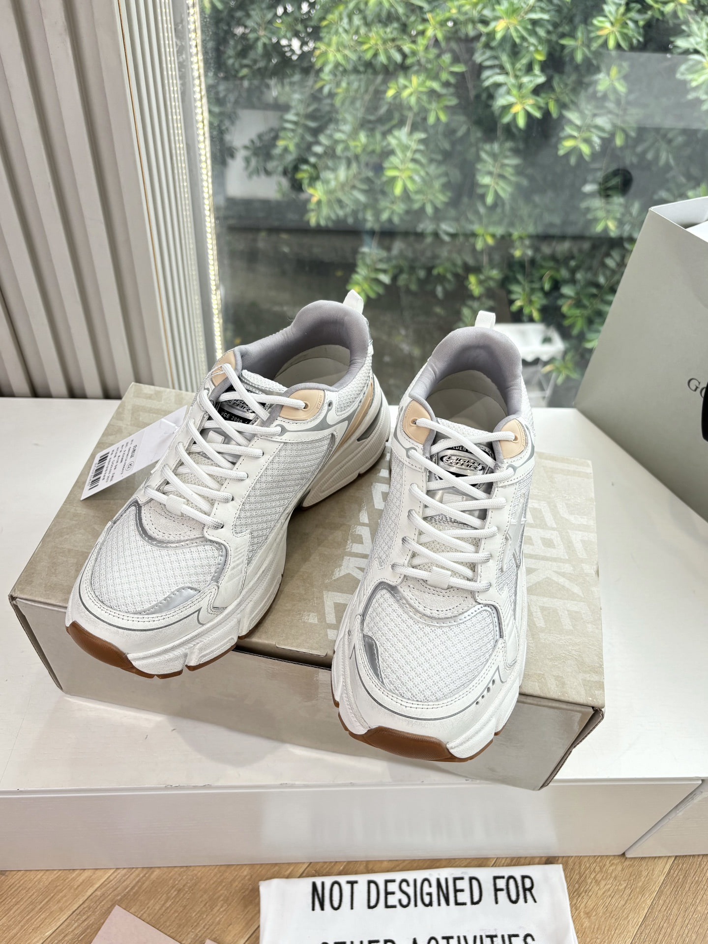 골*구스 로우탑 스니커즈