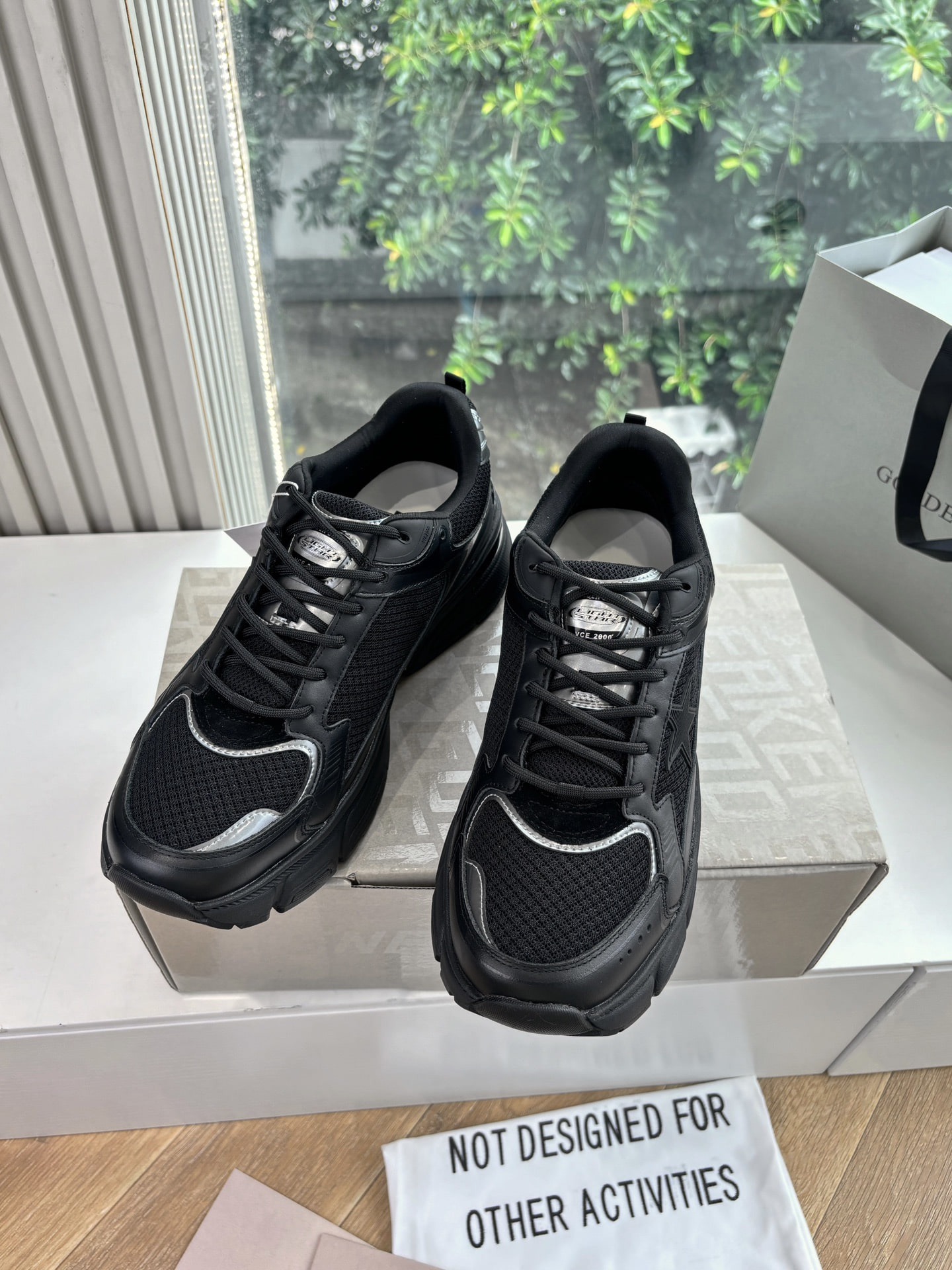 골*구스 로우탑 스니커즈