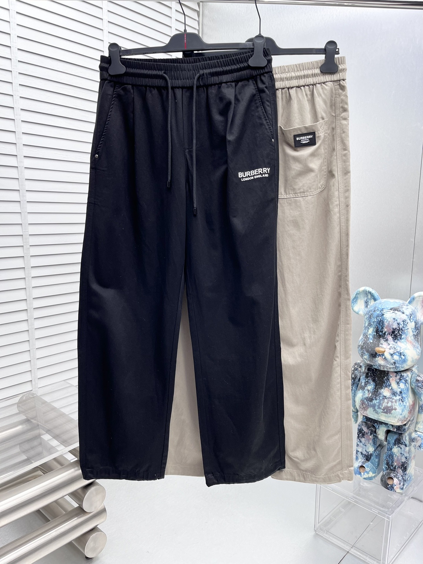 버*리 25ss 신상 슬랙스 팬츠