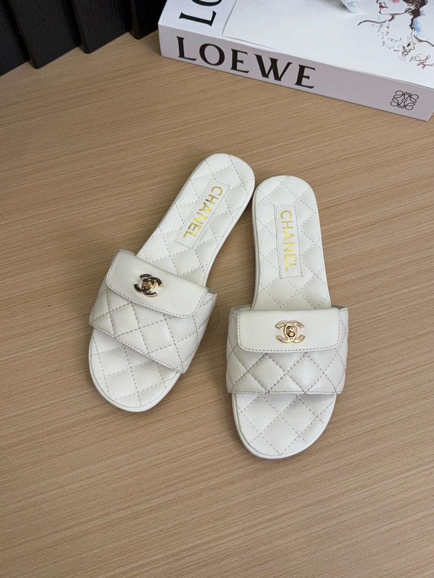 샤* 25 신상 고퀄리티 플랫 퀼팅 슬리퍼