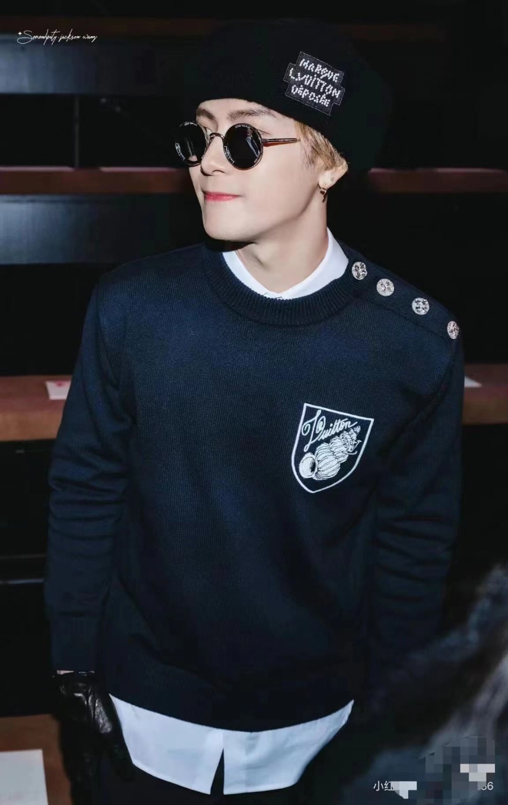 루*비통 24ss 풀오버 니트