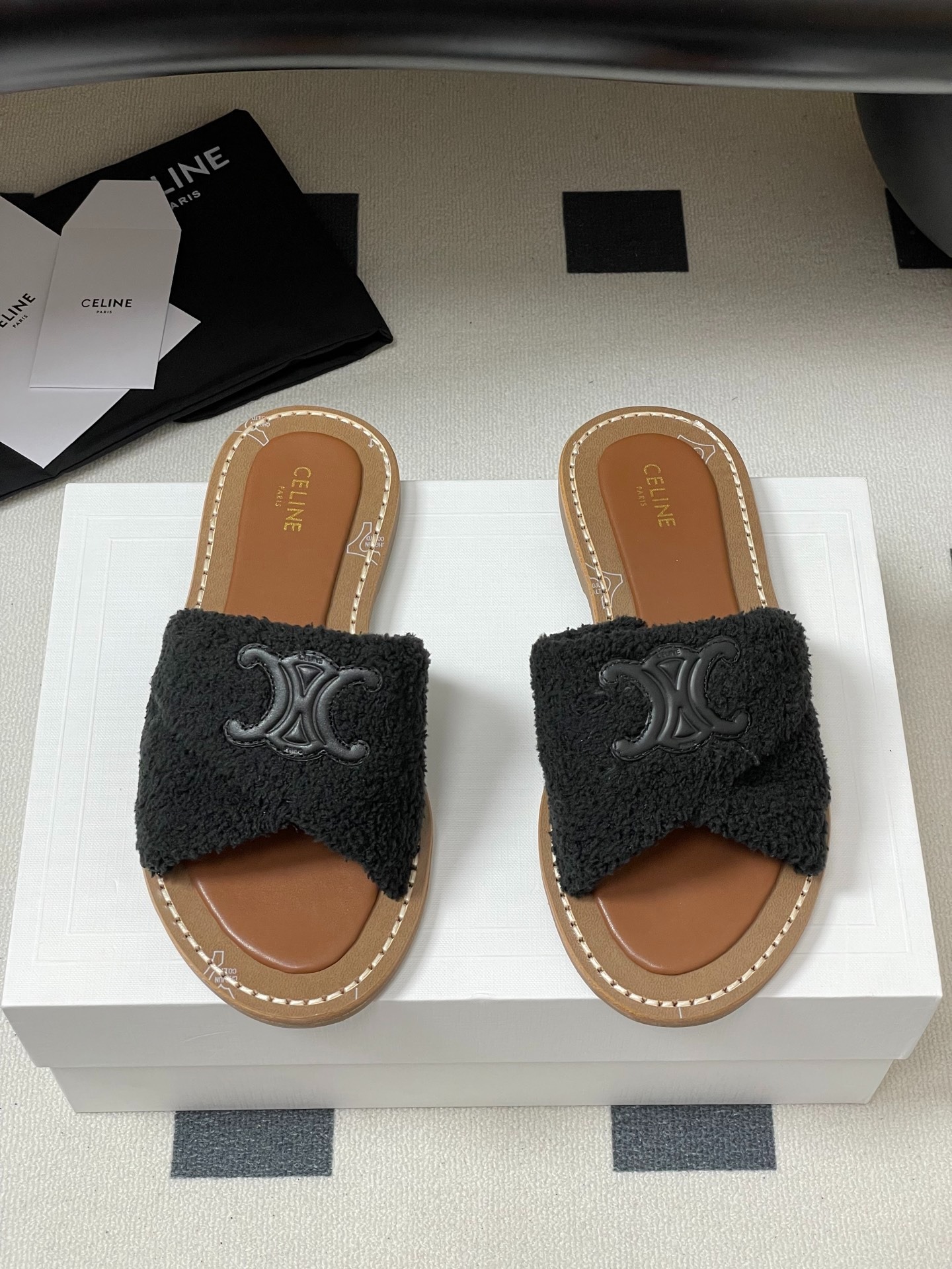 셀*느 25ss 트위스트 퍼 슬리퍼