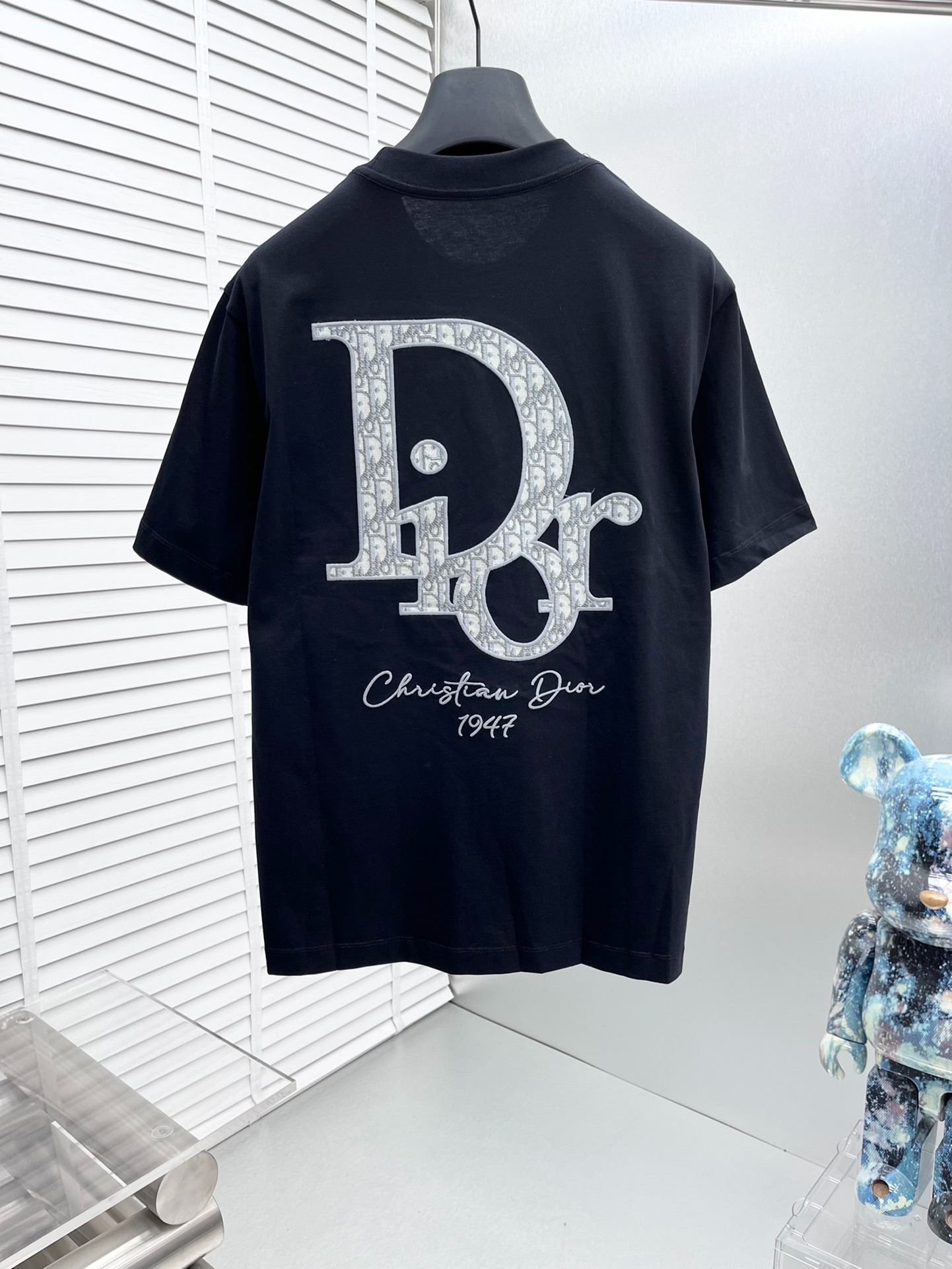 디* 25 봄여름 신상 라운드 티셔츠