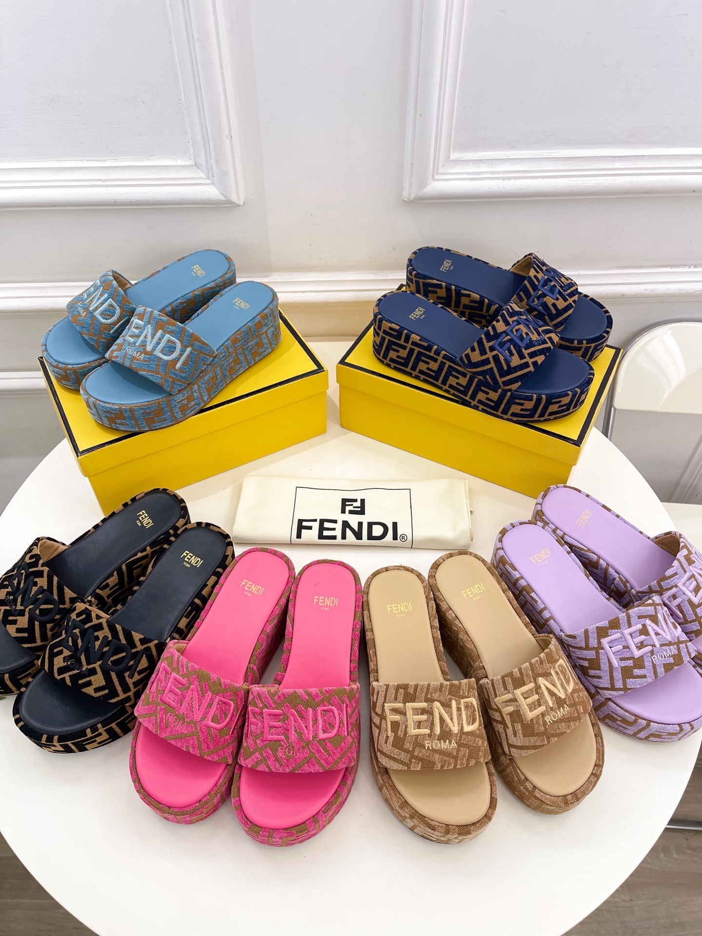 펜* 25 플랫폼 슬리퍼 라인