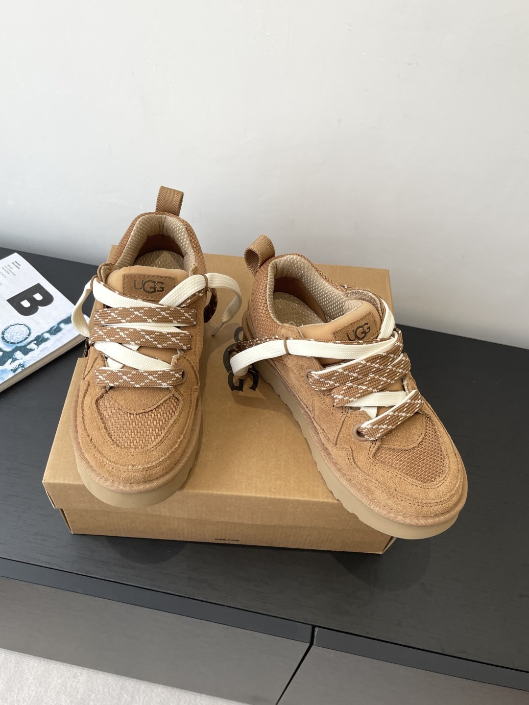 어* 25ss 가을겨울 신상 통굽 스니커즈