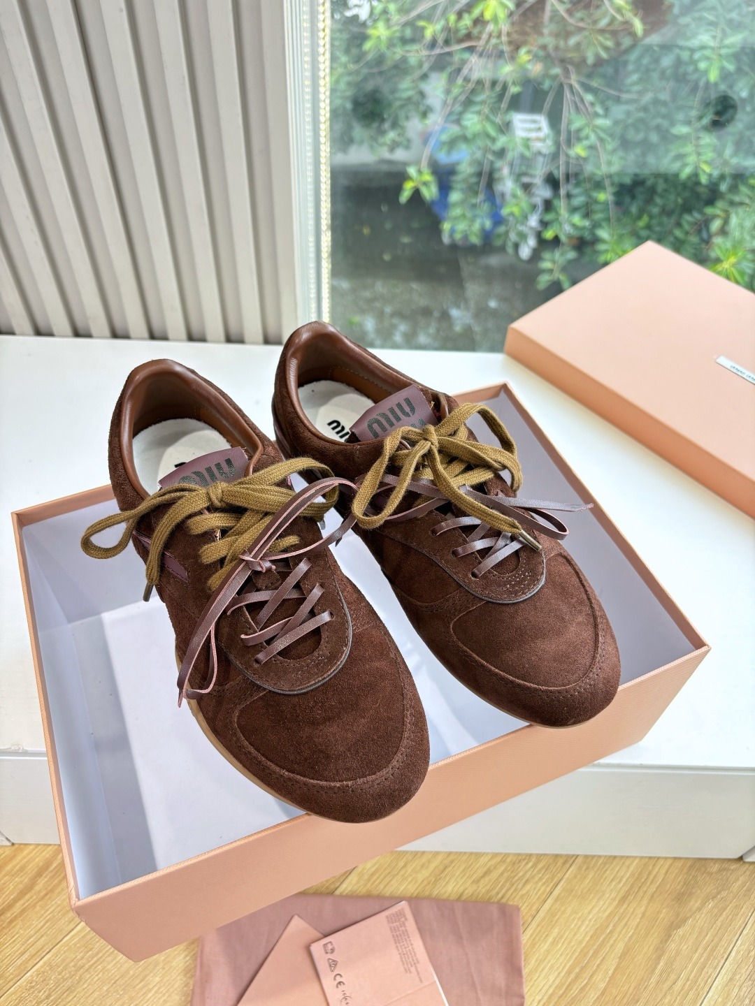 미*미* x 뉴* 콜라보 스니커즈