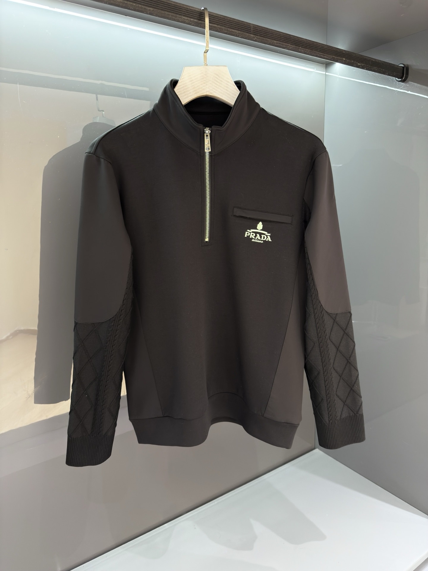 프*다 신상 Milano 풀오버 하이넥 맨투맨