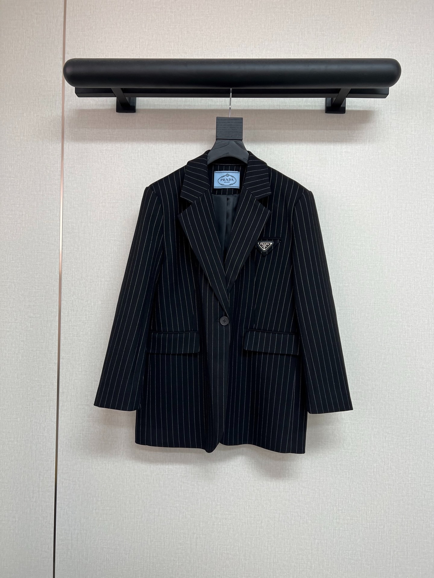 프*다 25SS 신상 스트라이프 정장