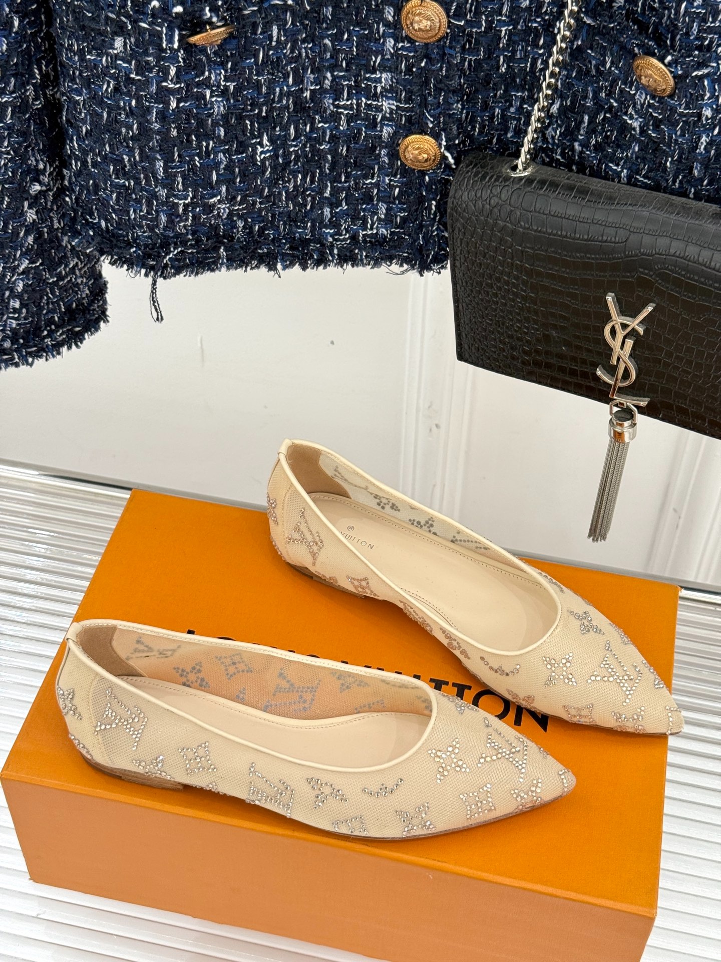 루*비통 25WF 신상 큐빅 망사 플랫 슈즈