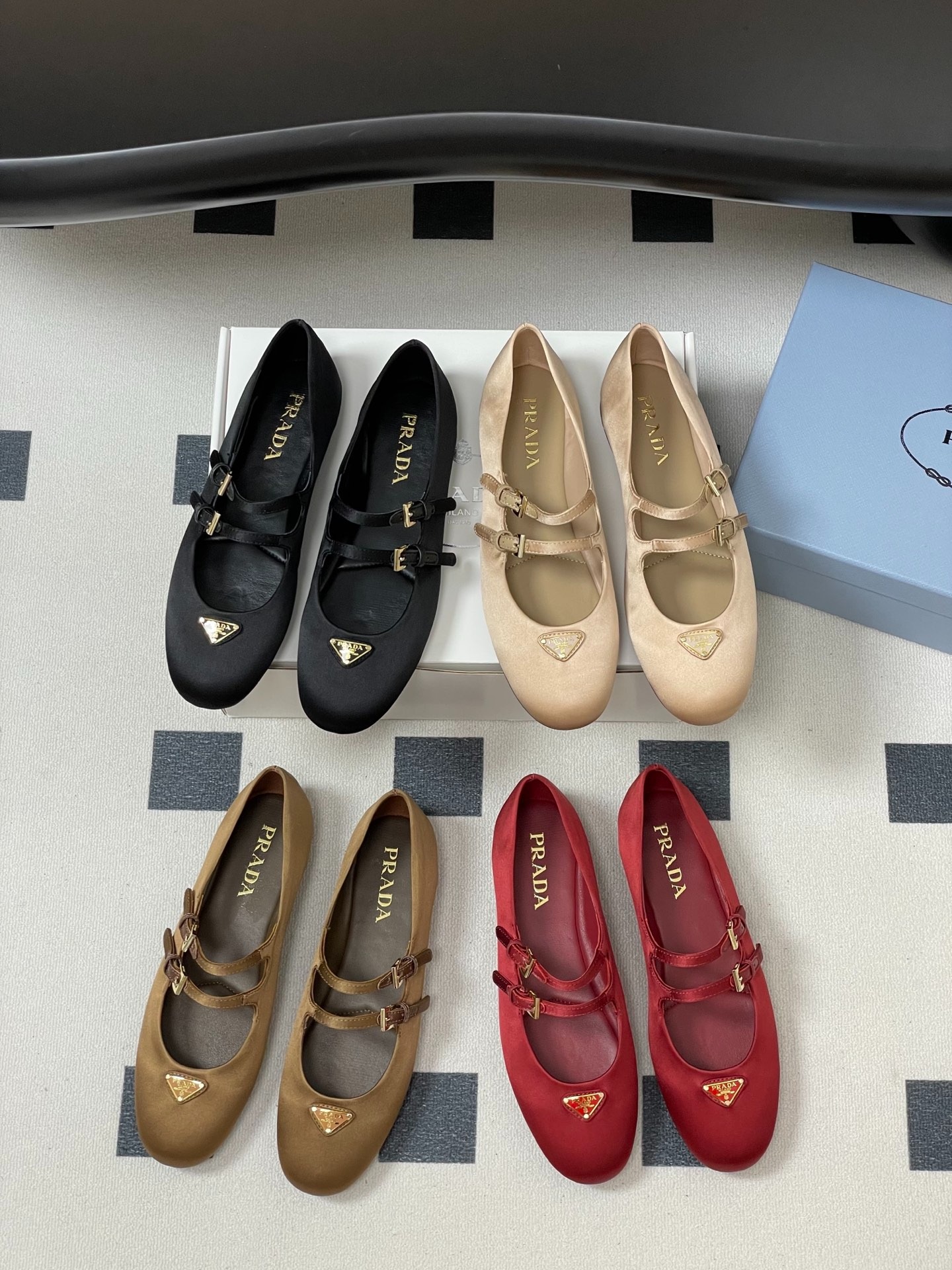 프*다 실크 새틴 발레 메리제인 플랫