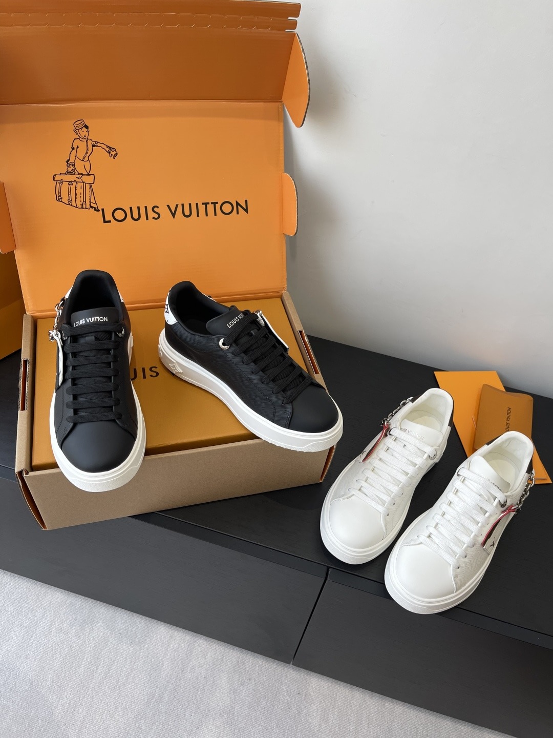 루*비통 25ss 뉴 올드체인 플랫슈즈