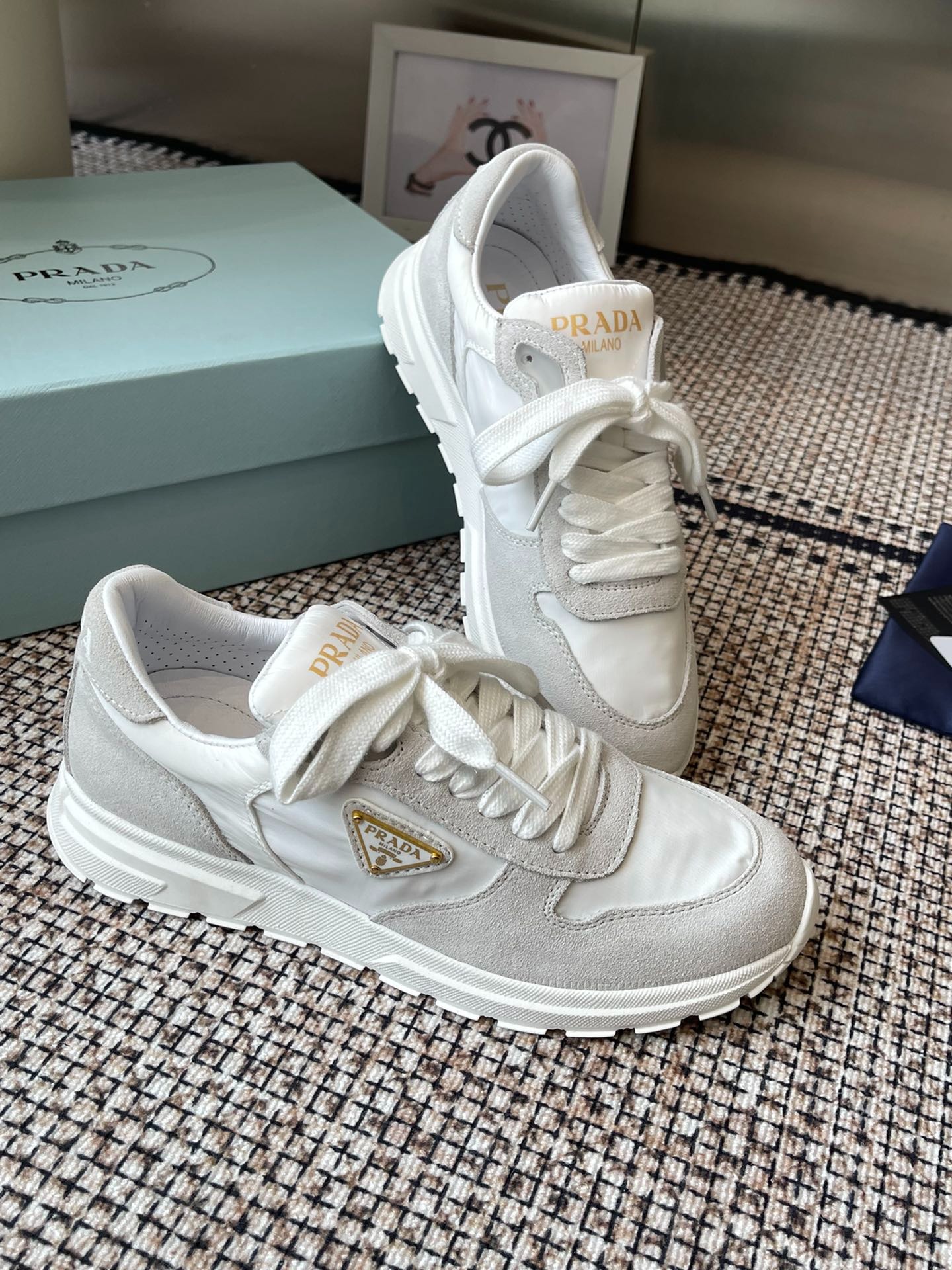 프*다 25ss NEW 삼각로고 스니커즈