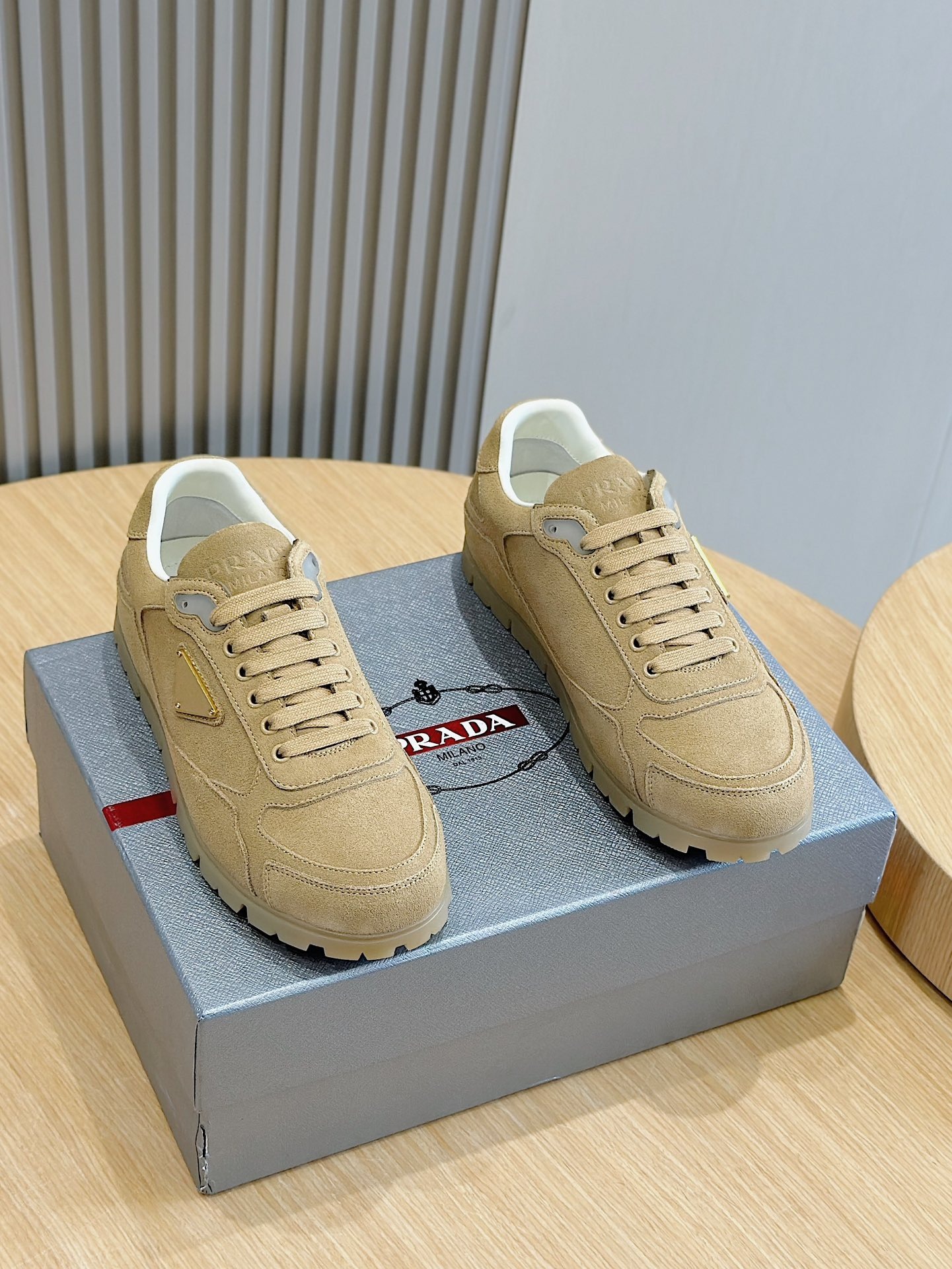 프*다 트레일 페이드 스웨이드 스니커즈