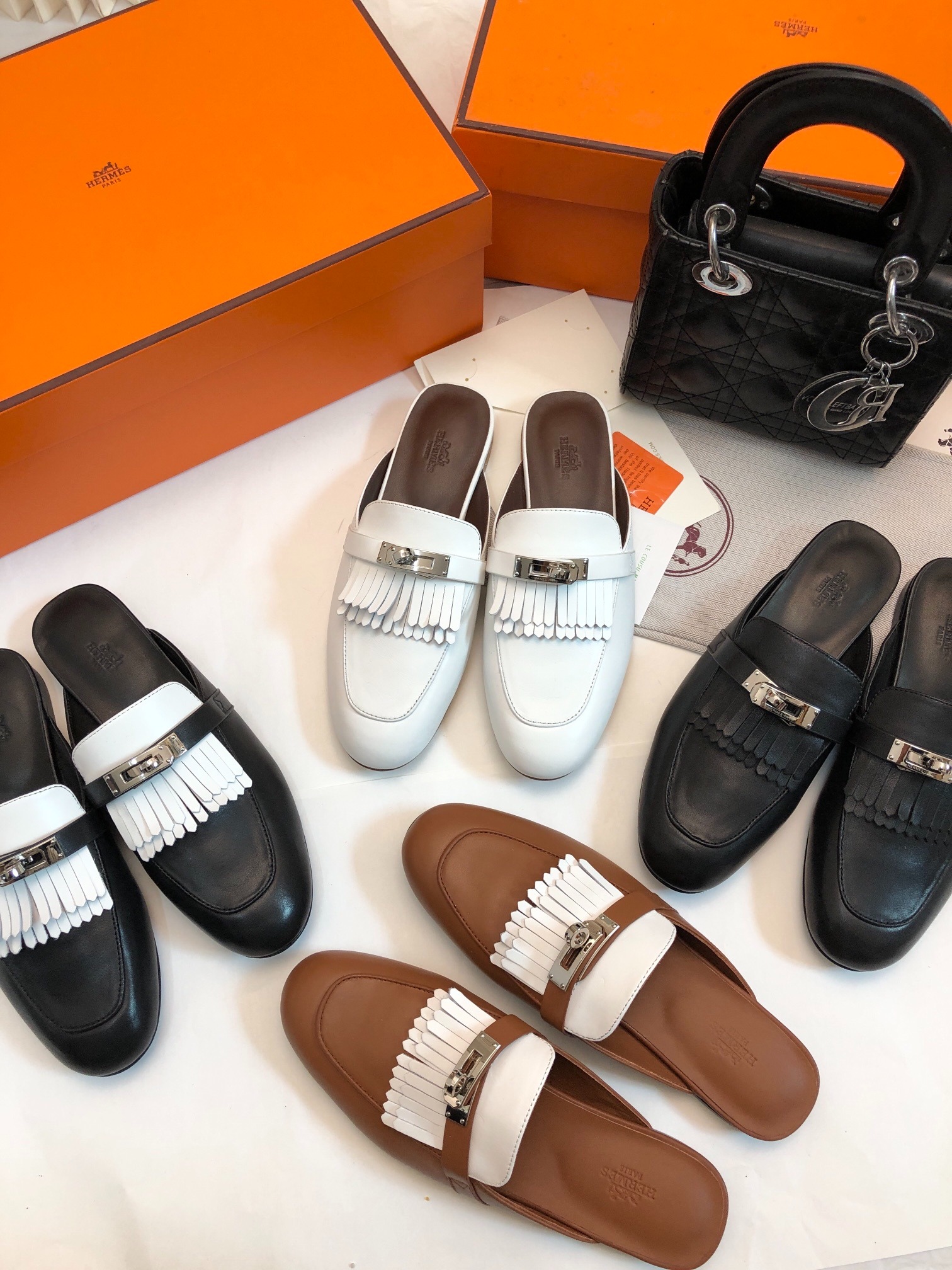 에*메스 2025 H 클래식 켈리뮬러 세미슬리퍼 태슬타입