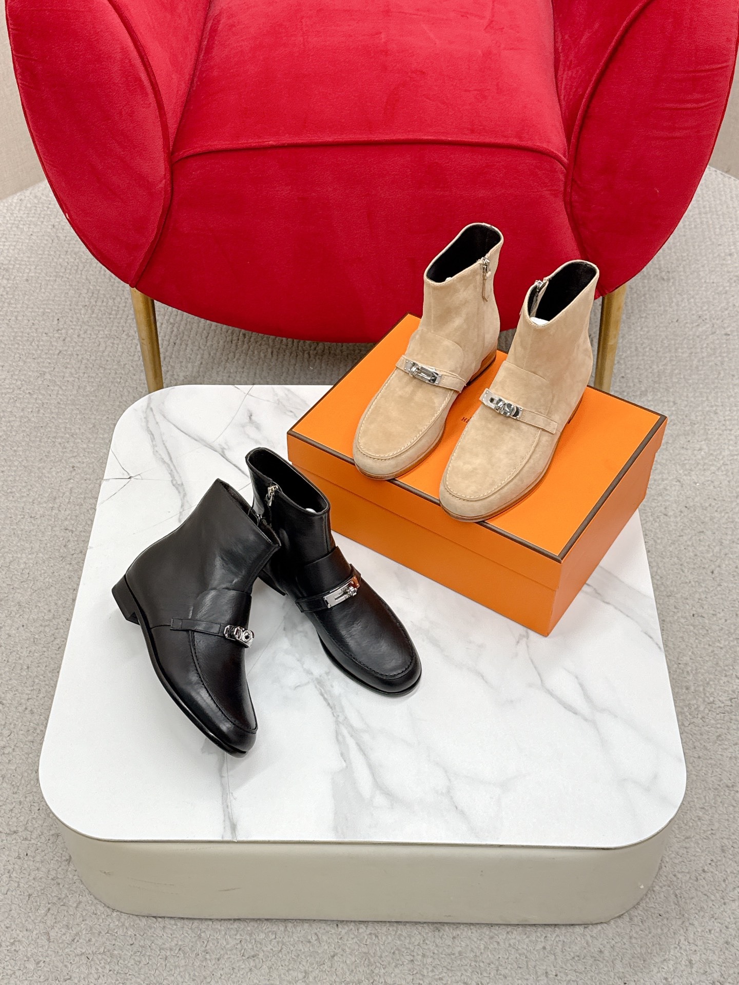 에*메스 25WF 신상 켈리 버클 플랫 부츠