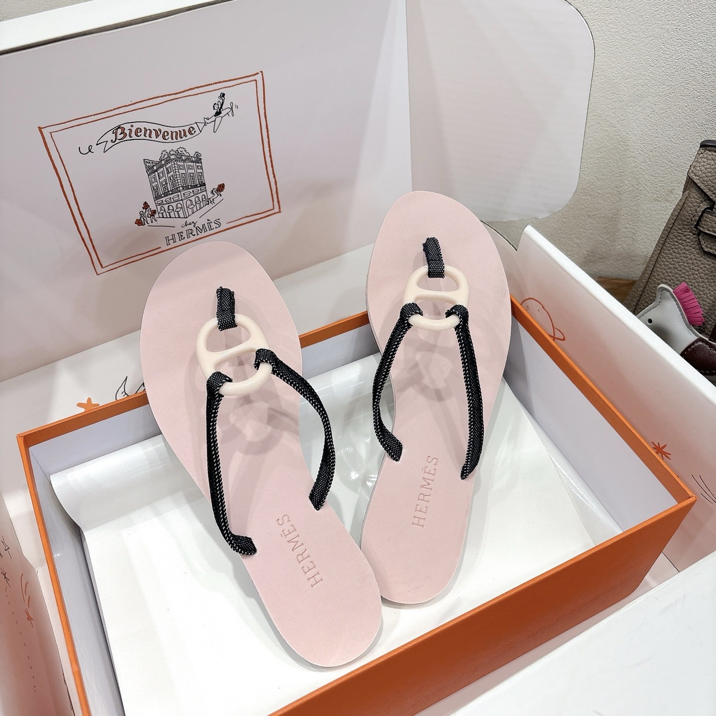 에*메스 2025 신상 쪼리