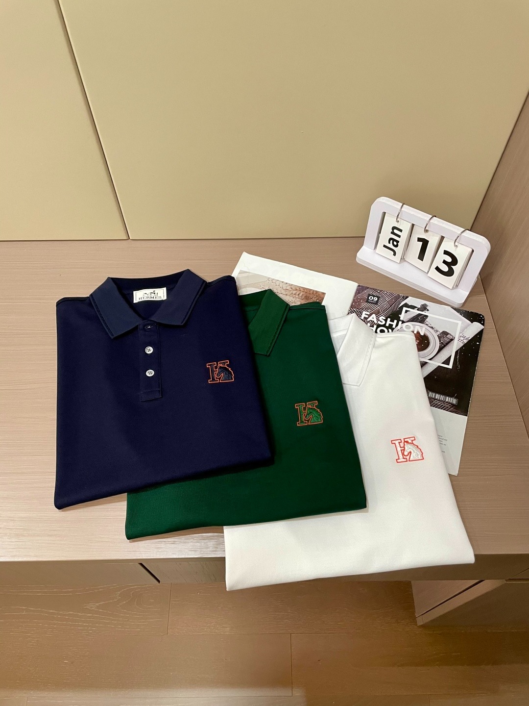 에*메스 25ss 여름 신상 터틀넥 티셔츠