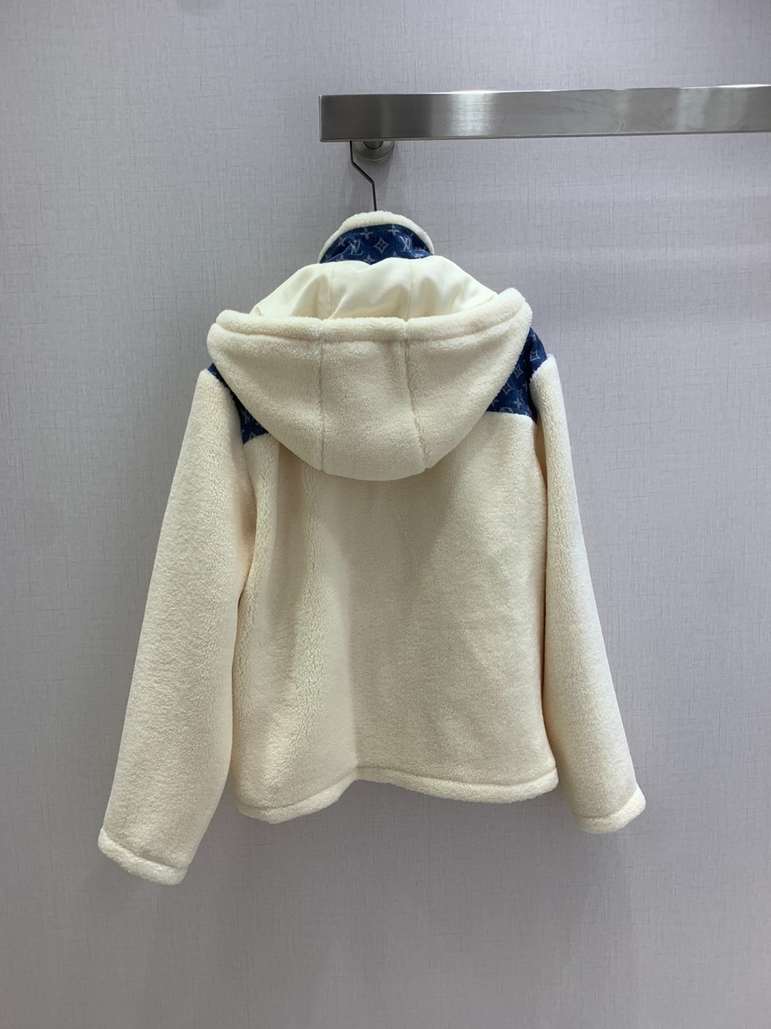 루*비통 25 신상 후드 가죽 재킷