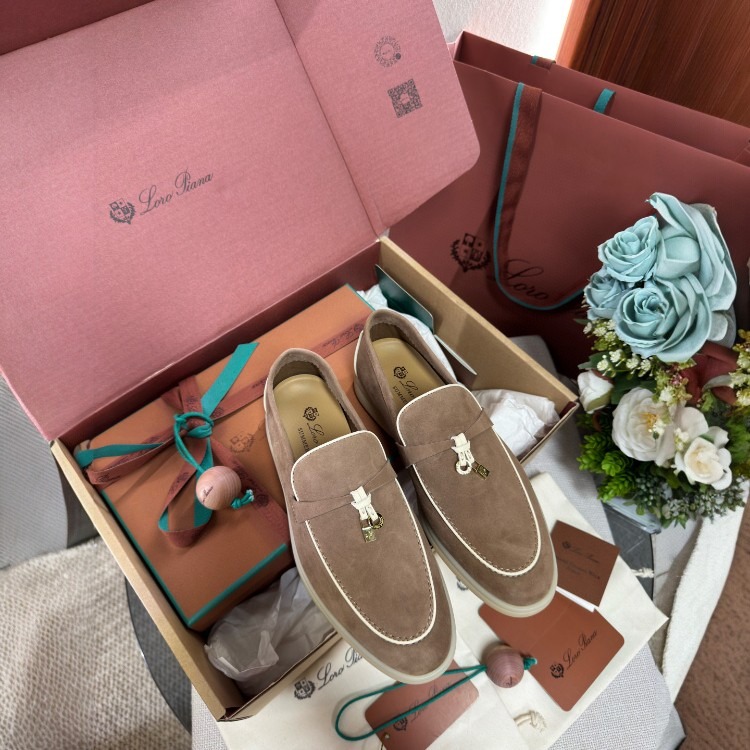 로로피아나 썸머 참스 워크 로퍼