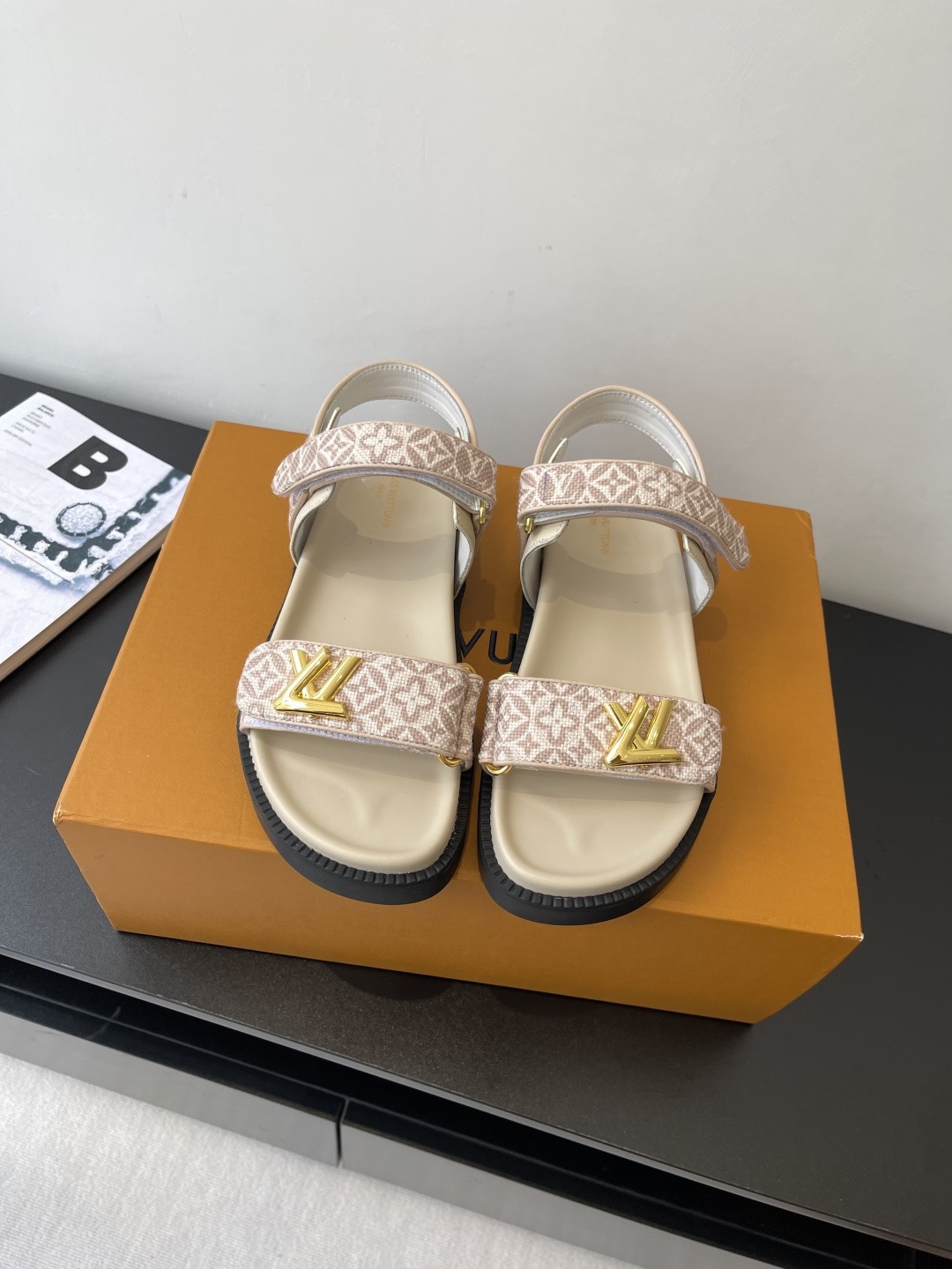 루*비통 신상 캐쥬얼 비치 샌들