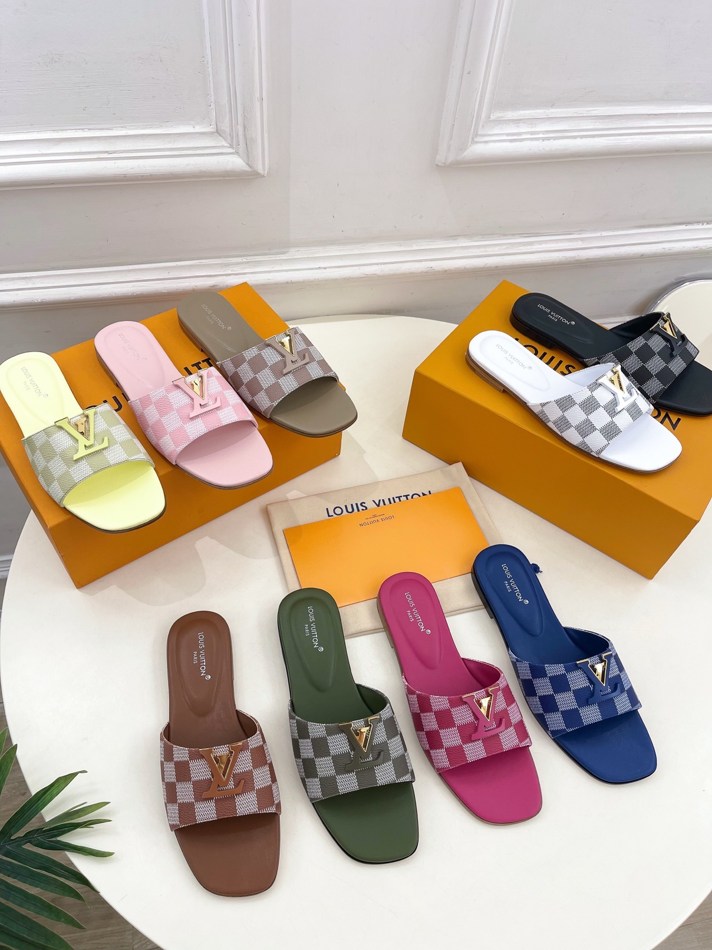 루*비통 25 클래식 체크 플랫 슬리퍼