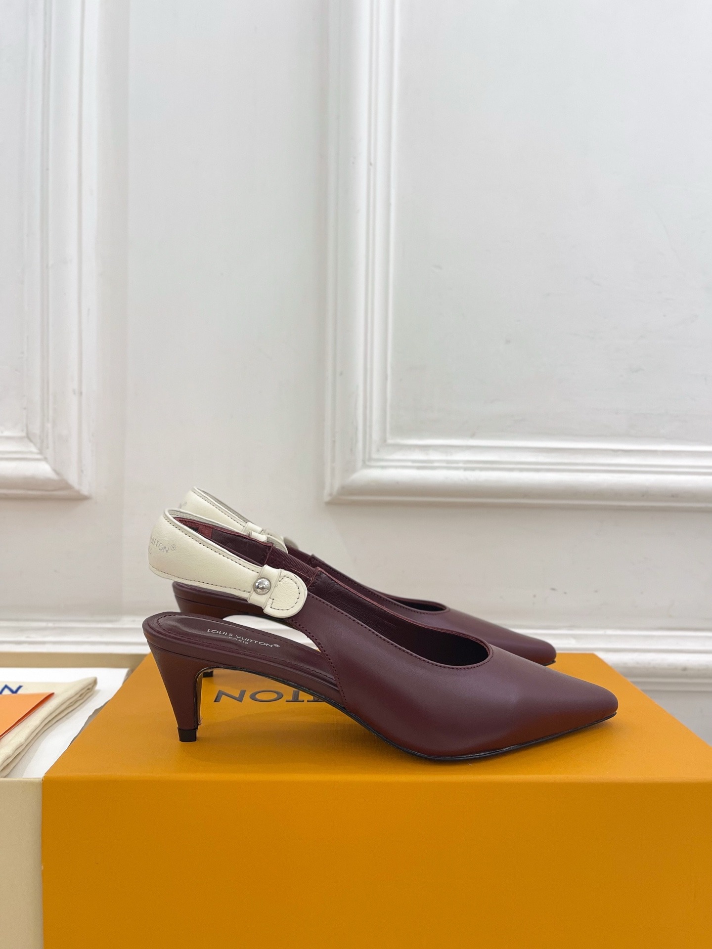 루*비통 25 신상 슬링백 힐