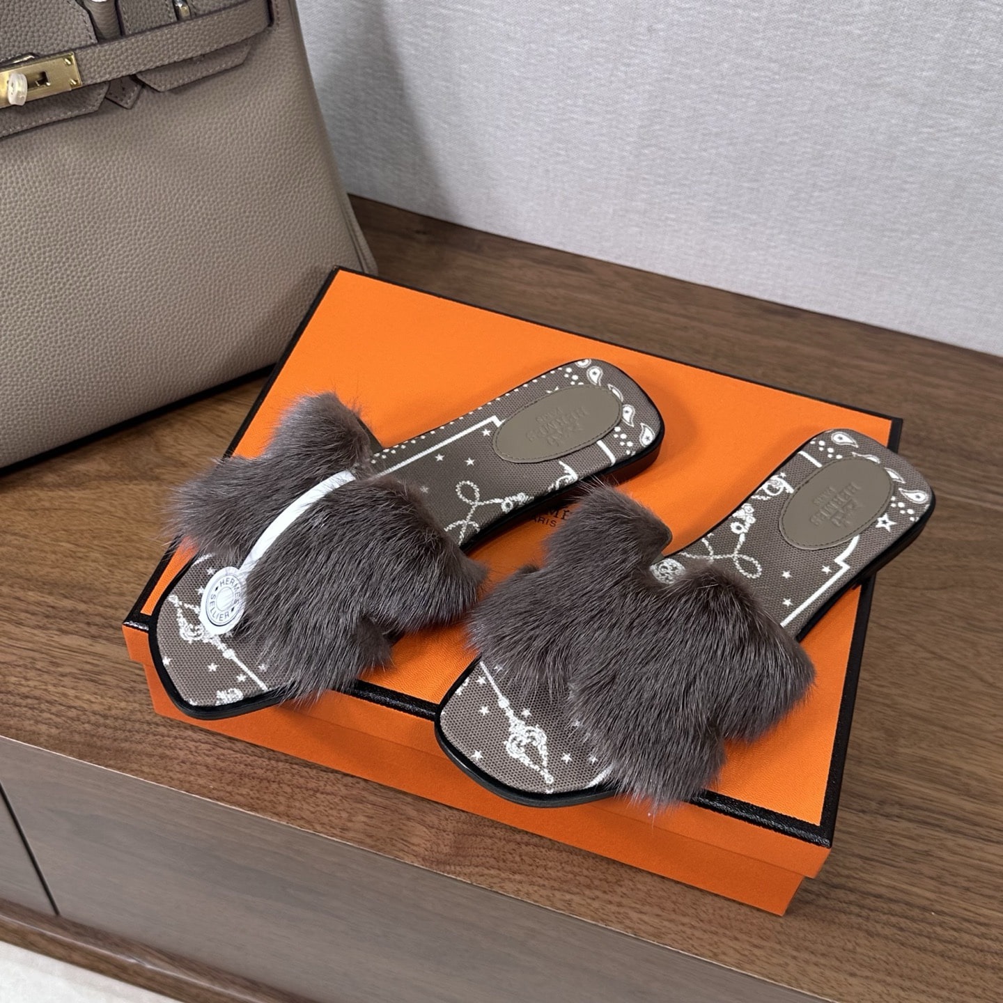 에*메스 오란 밍크털 슬리퍼