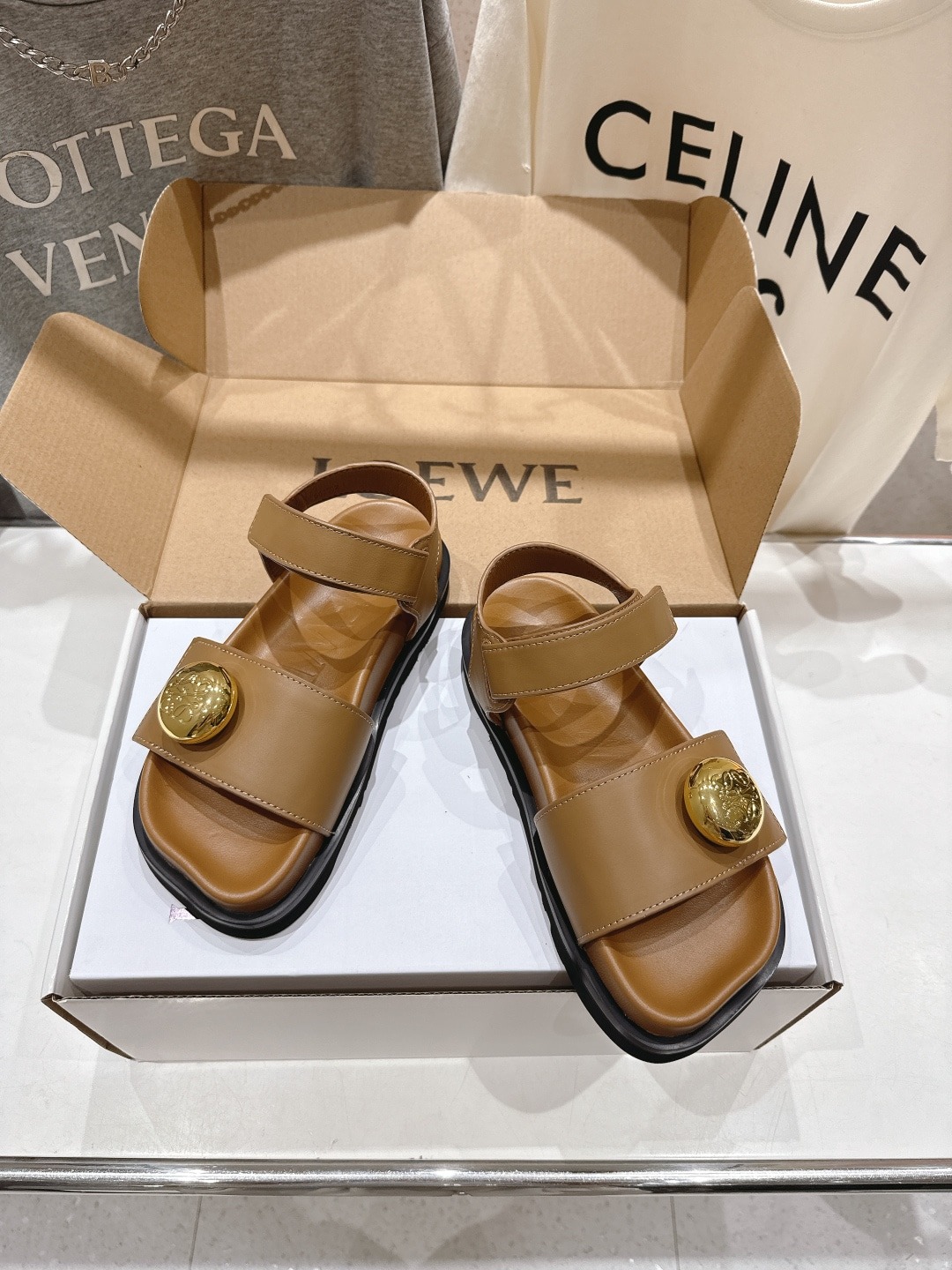 로*베 25/ss 신상 빈티지 플랫 비치 통굽 샌들