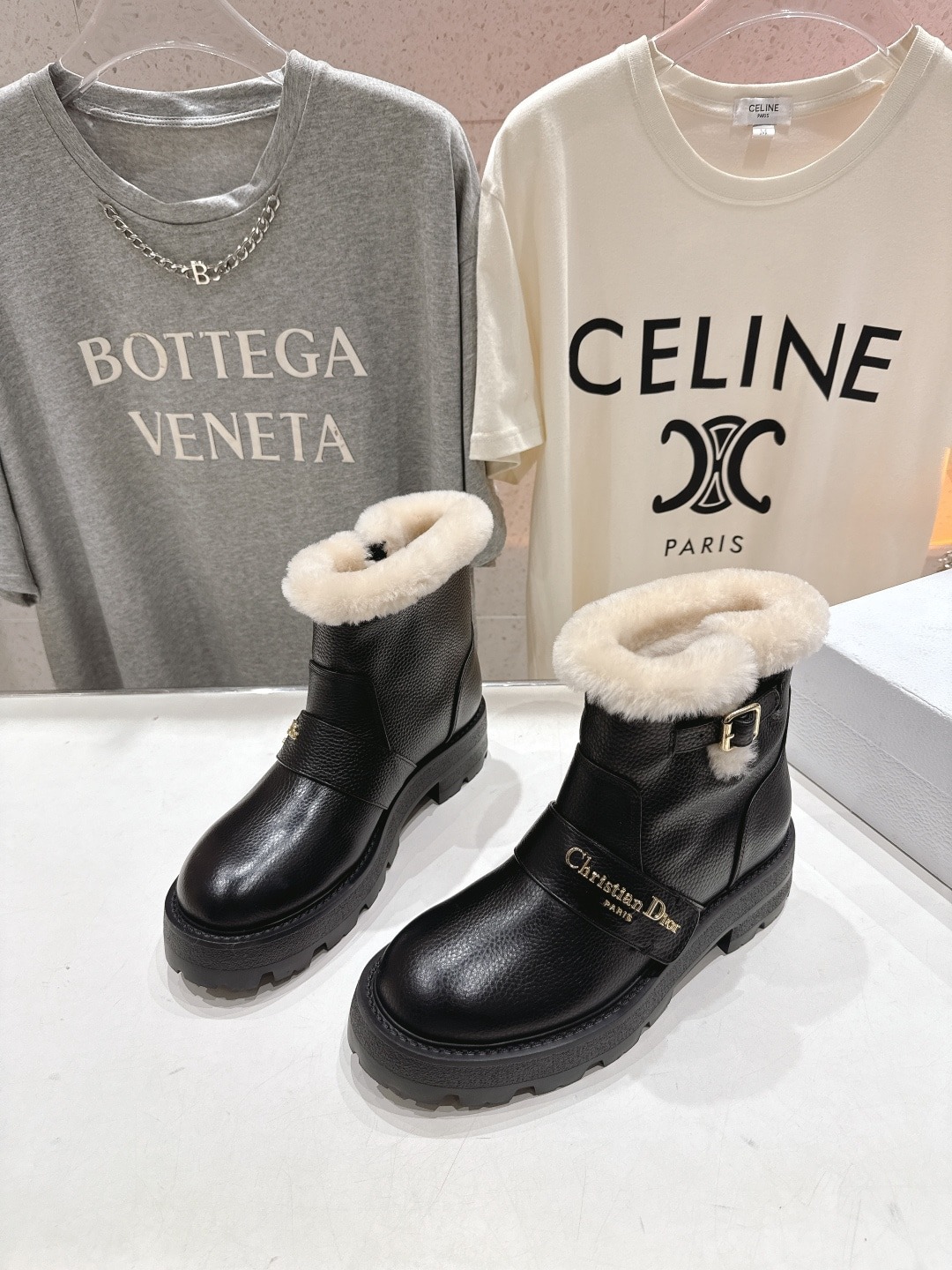 디* 25ss 신상 양털 플랫 앵클 부츠