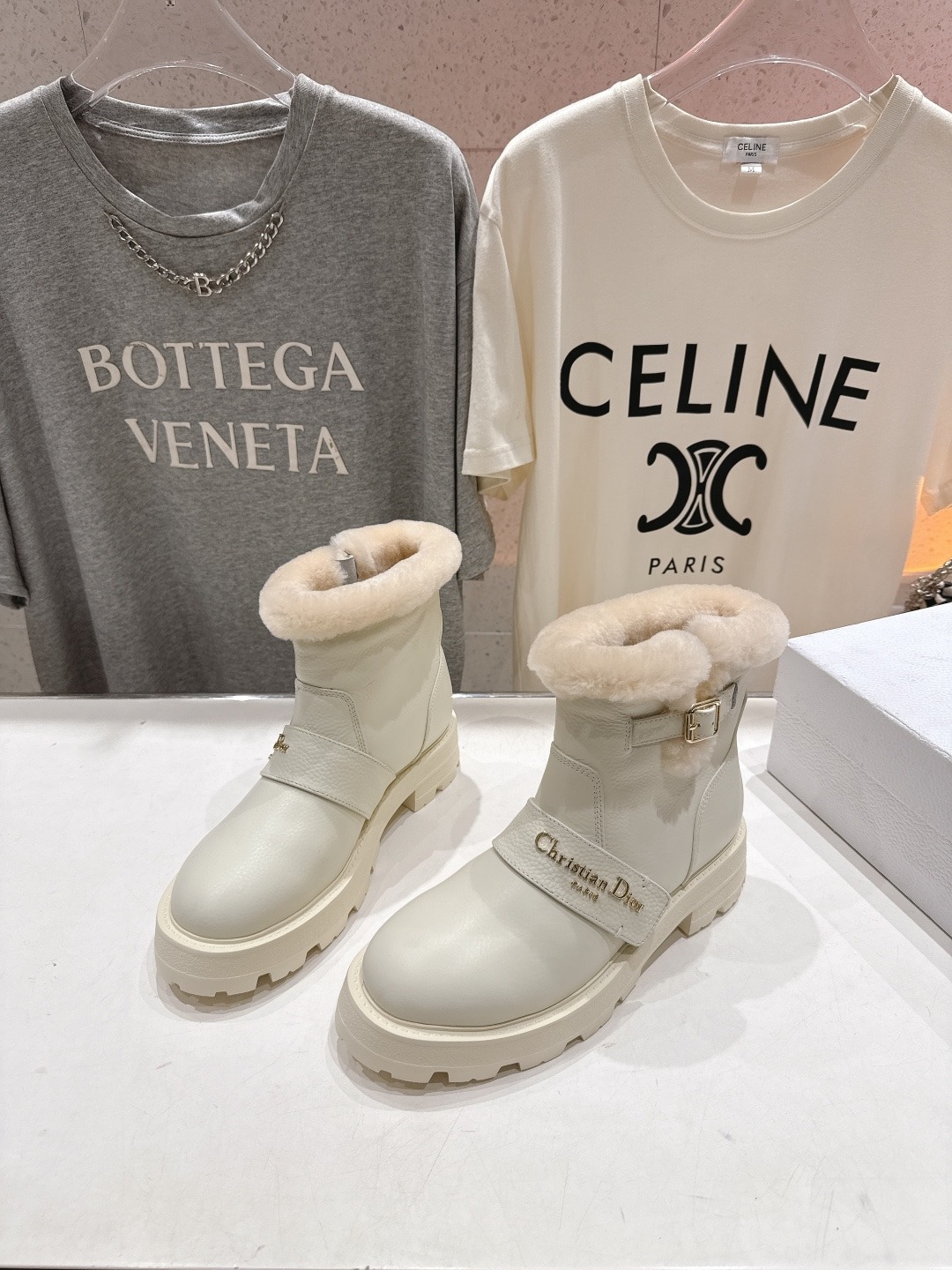 디* 25ss 신상 양털 플랫 앵클 부츠