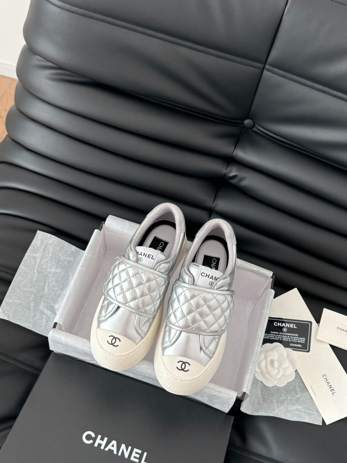 샤* 25C 스니커즈 시리즈