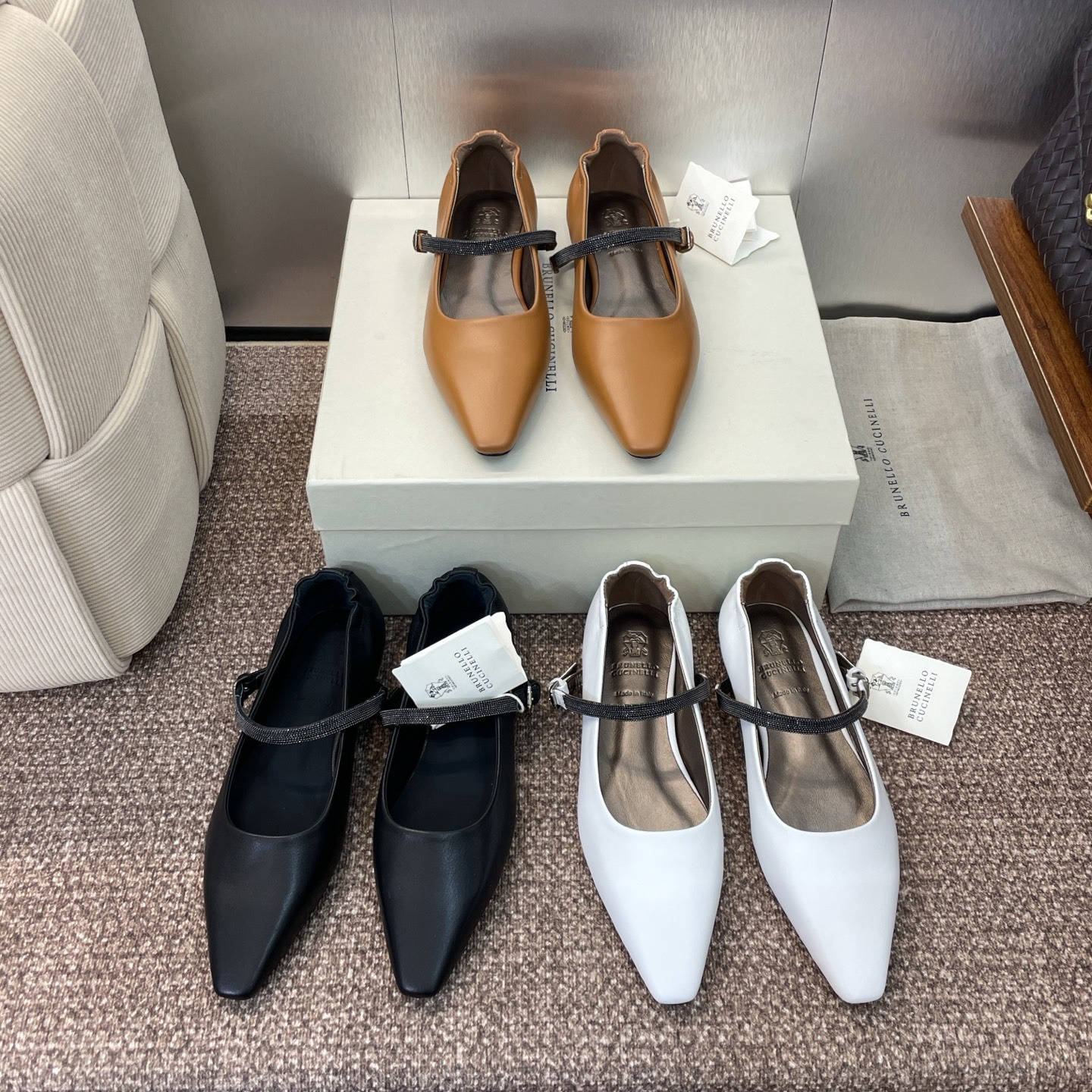 브*넬로 쿠치넬리 2025 가을/겨울 신상 플랫슈즈