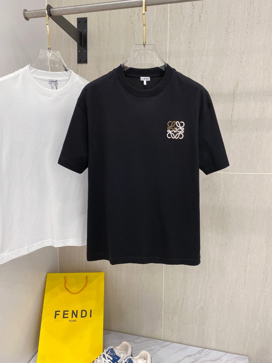 로*베 25 봄여름 신상 라운드 티셔츠