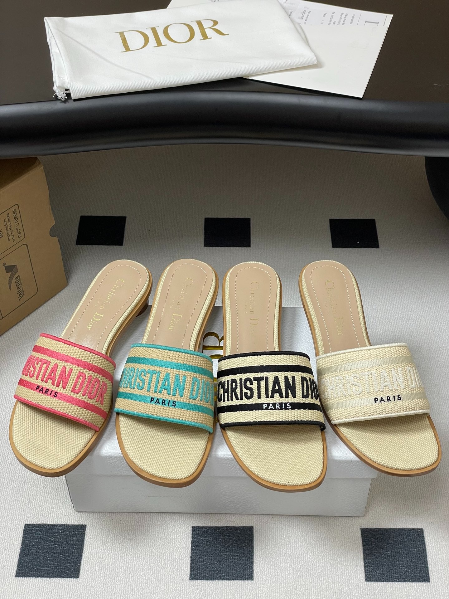 디* 25ss 봄여름 신상 스트랩 슬리퍼