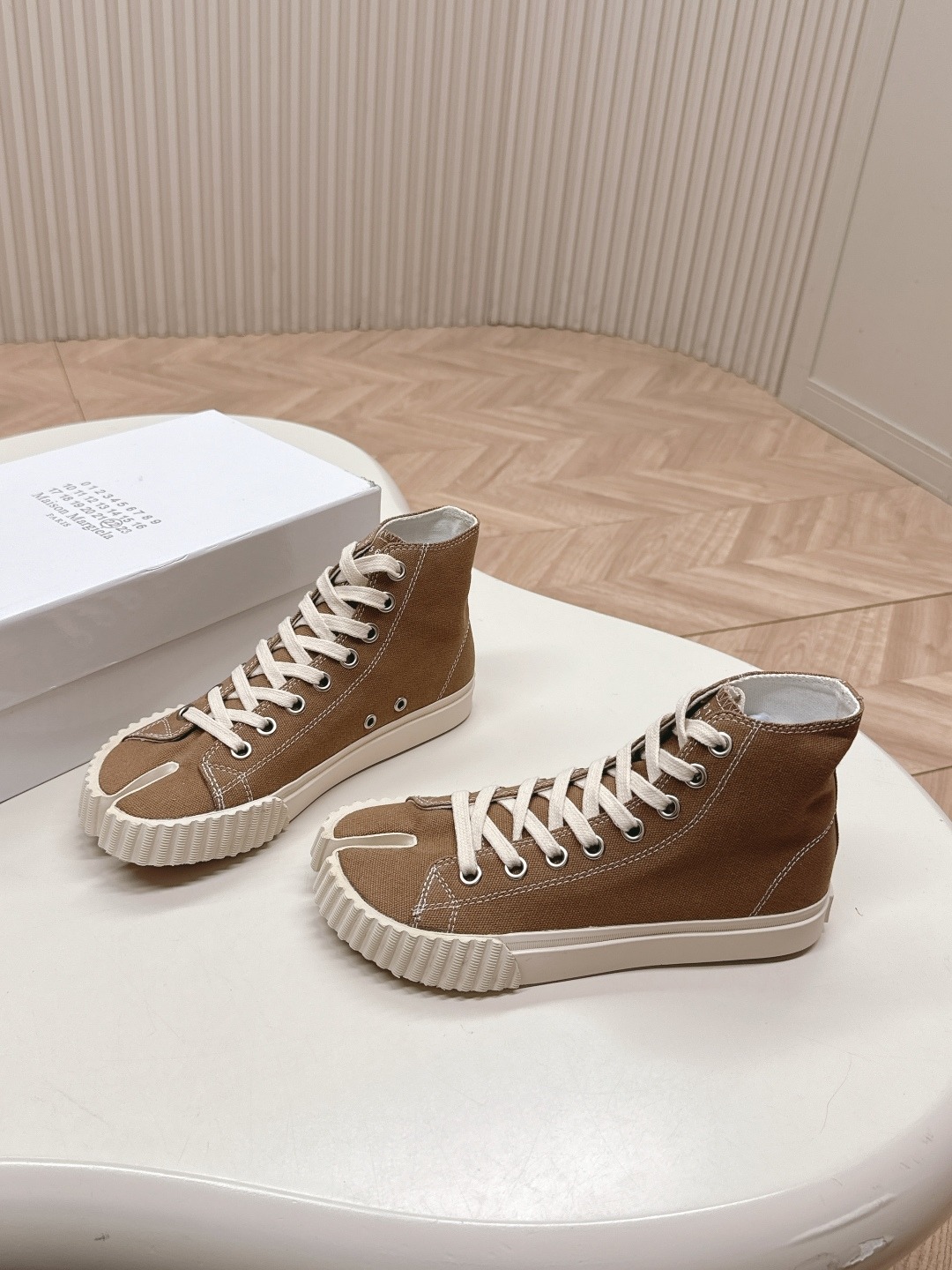 메* 마르지엘라 클래식 하이탑 스니커즈