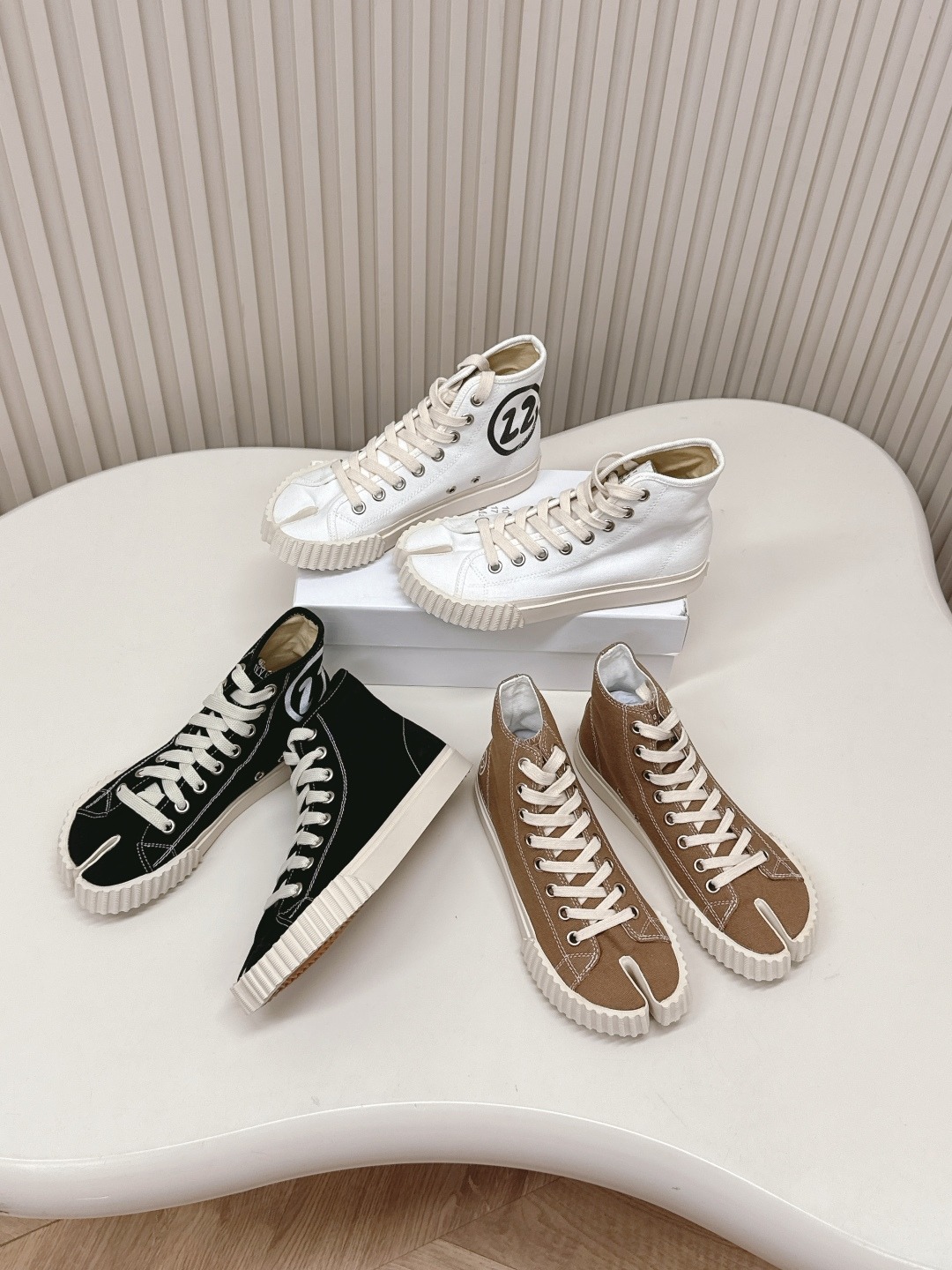 메* 마르지엘라 클래식 하이탑 스니커즈