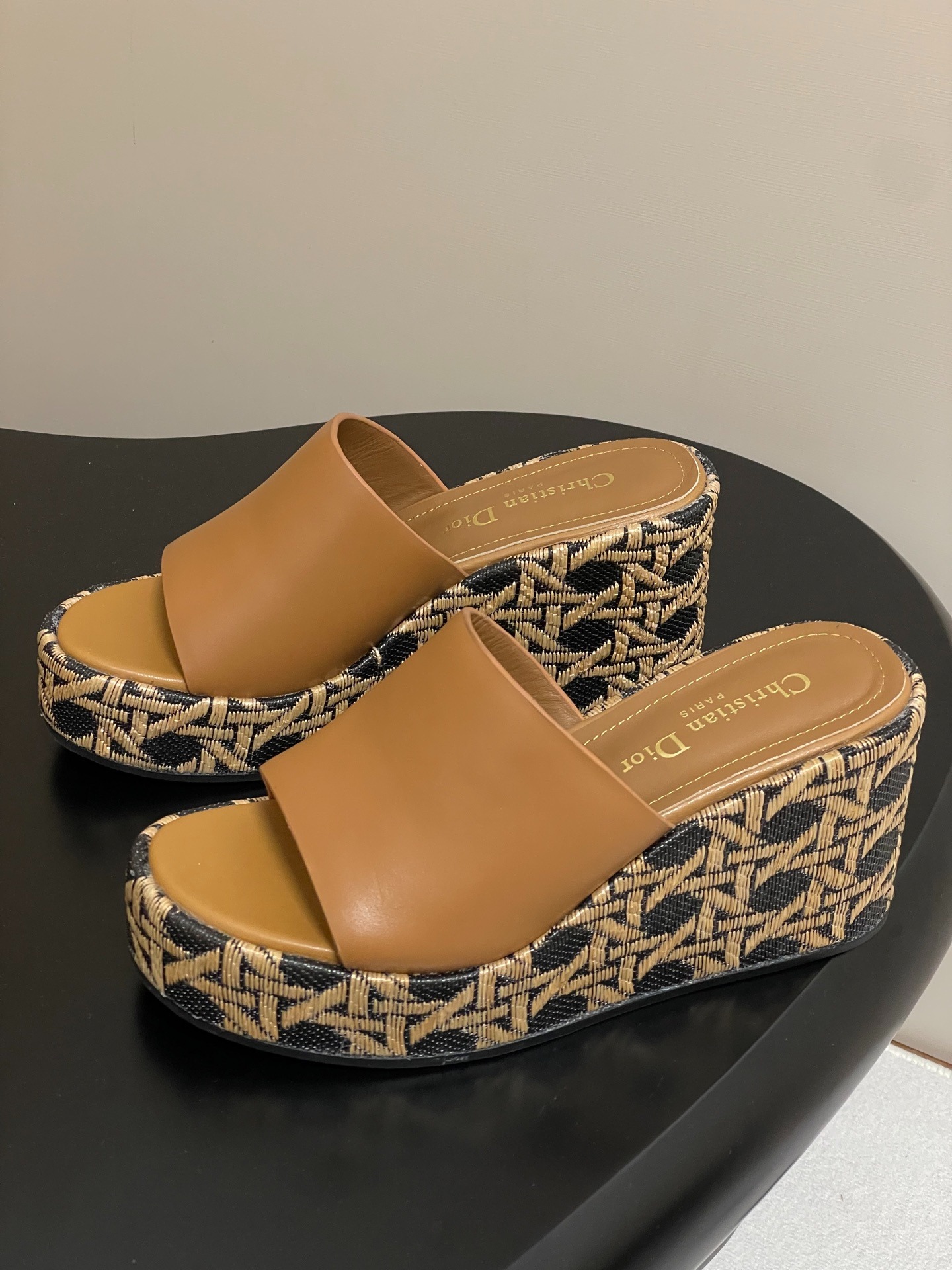 디* 25ss 봄여름 신상 D-Attitude 웨지 슬리퍼