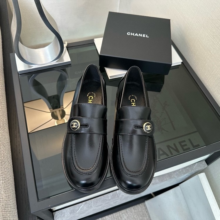 샤넬 블랙 유광 카프스킨 로퍼