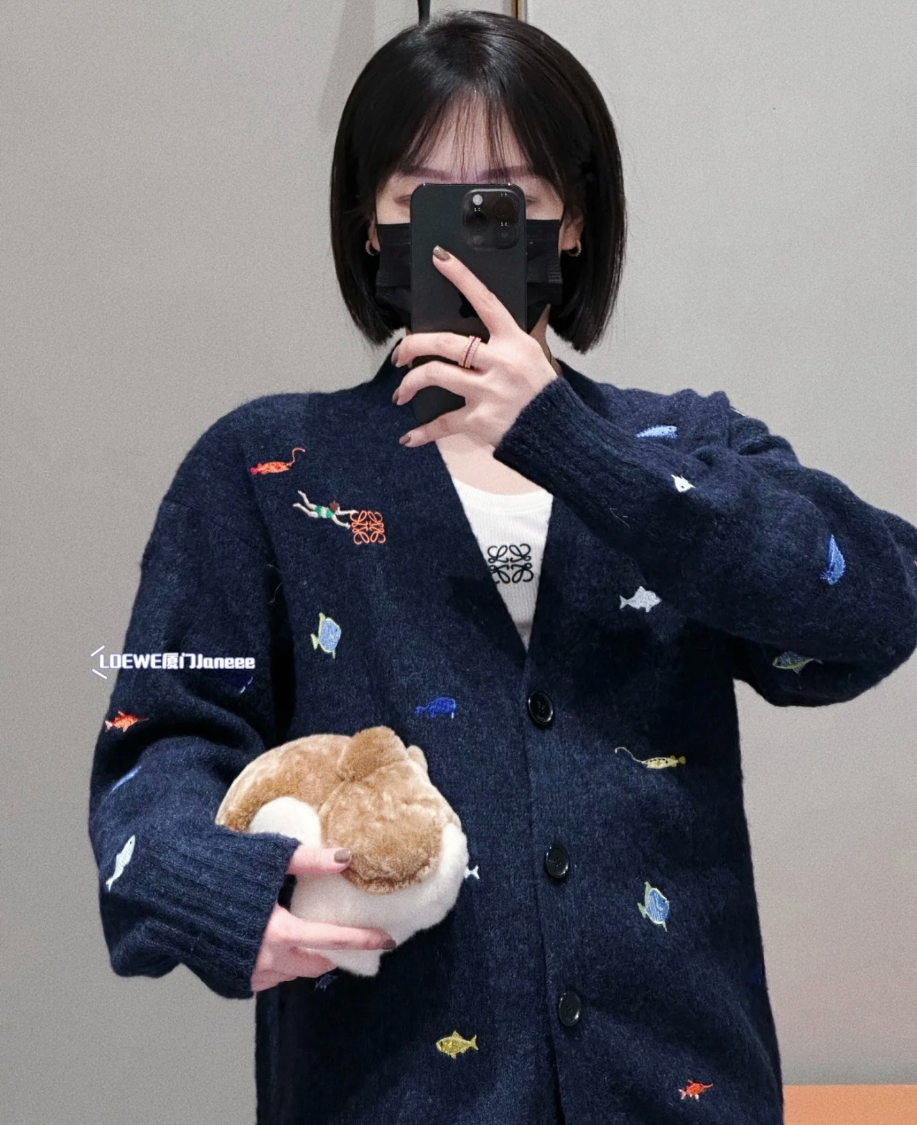 로*베 25년 블루앙고라 V넥 가디건