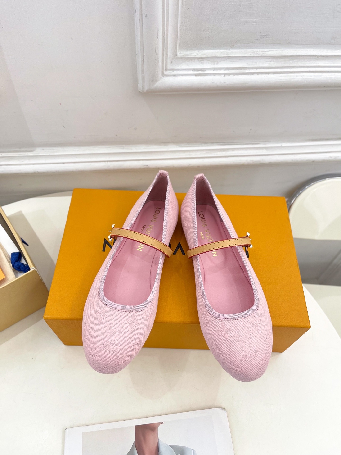 루*비통 25 신상 로미 플랫 슈즈