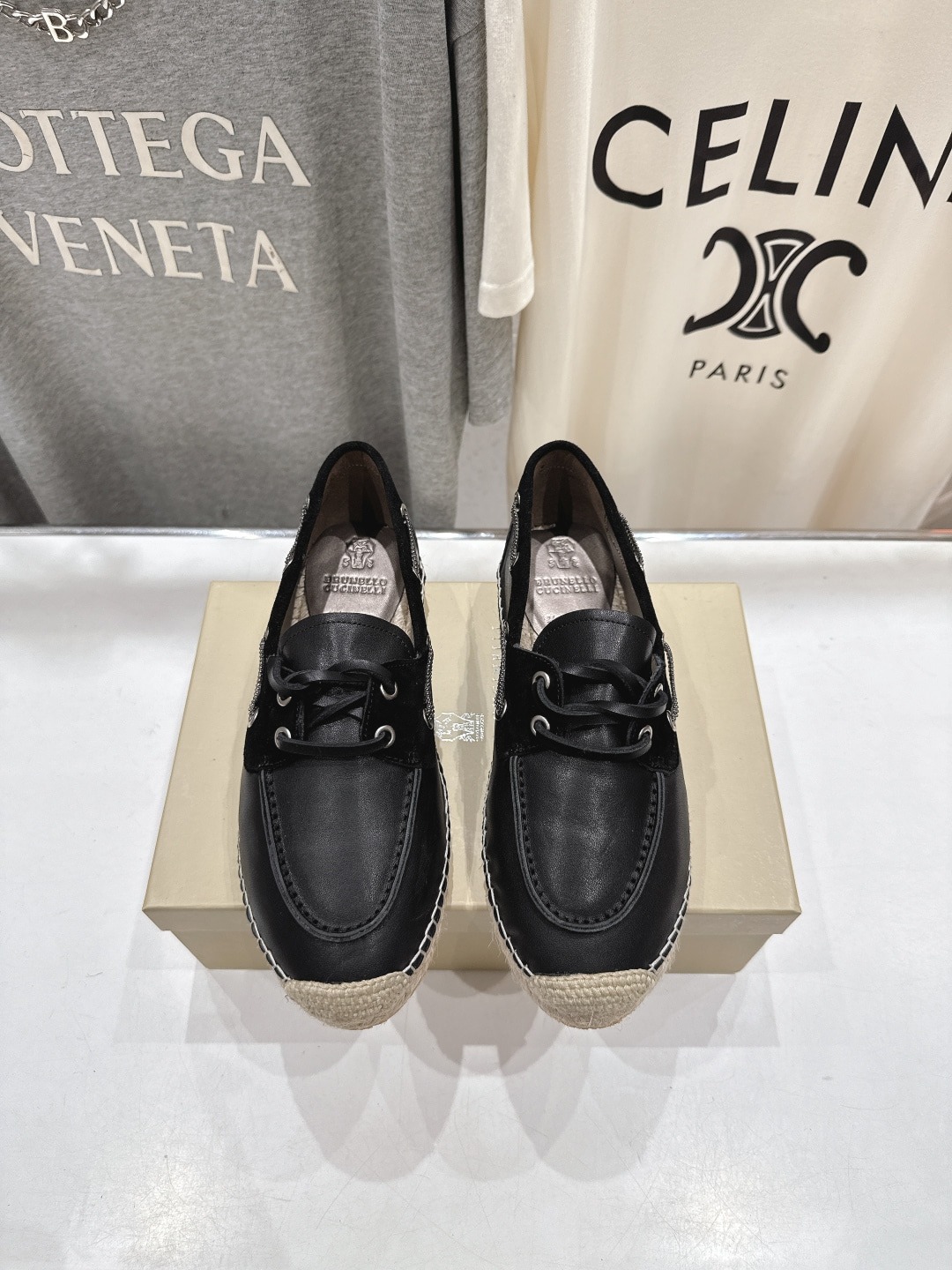 브*넬로 쿠치넬리 신상 로퍼