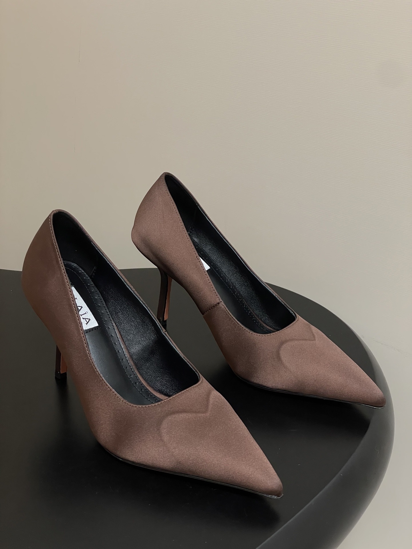 알*이아 신상 실크 하트 스틸레토 힐